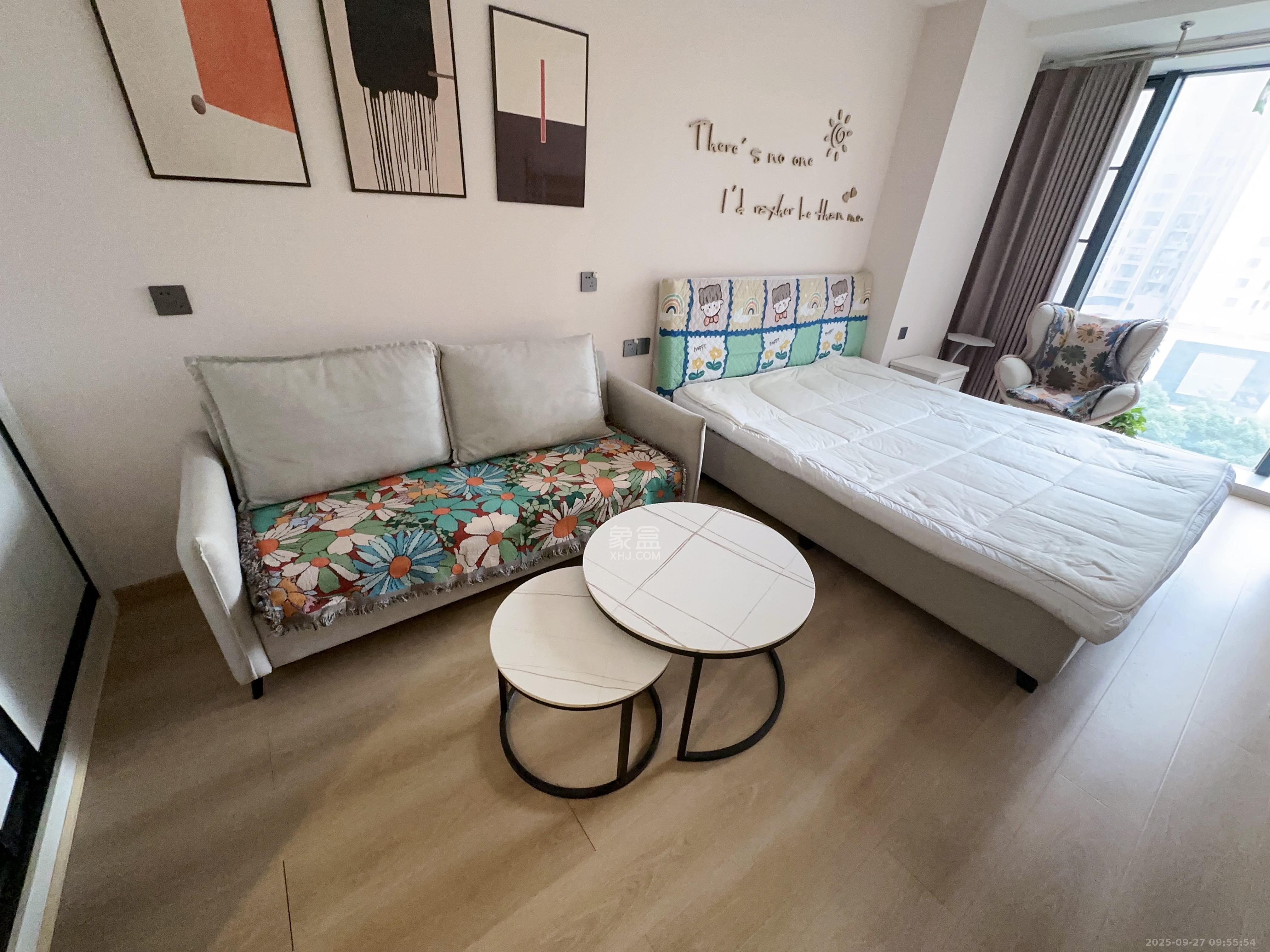 万润时光里  1室1厅1卫    1600.0元/月室内图