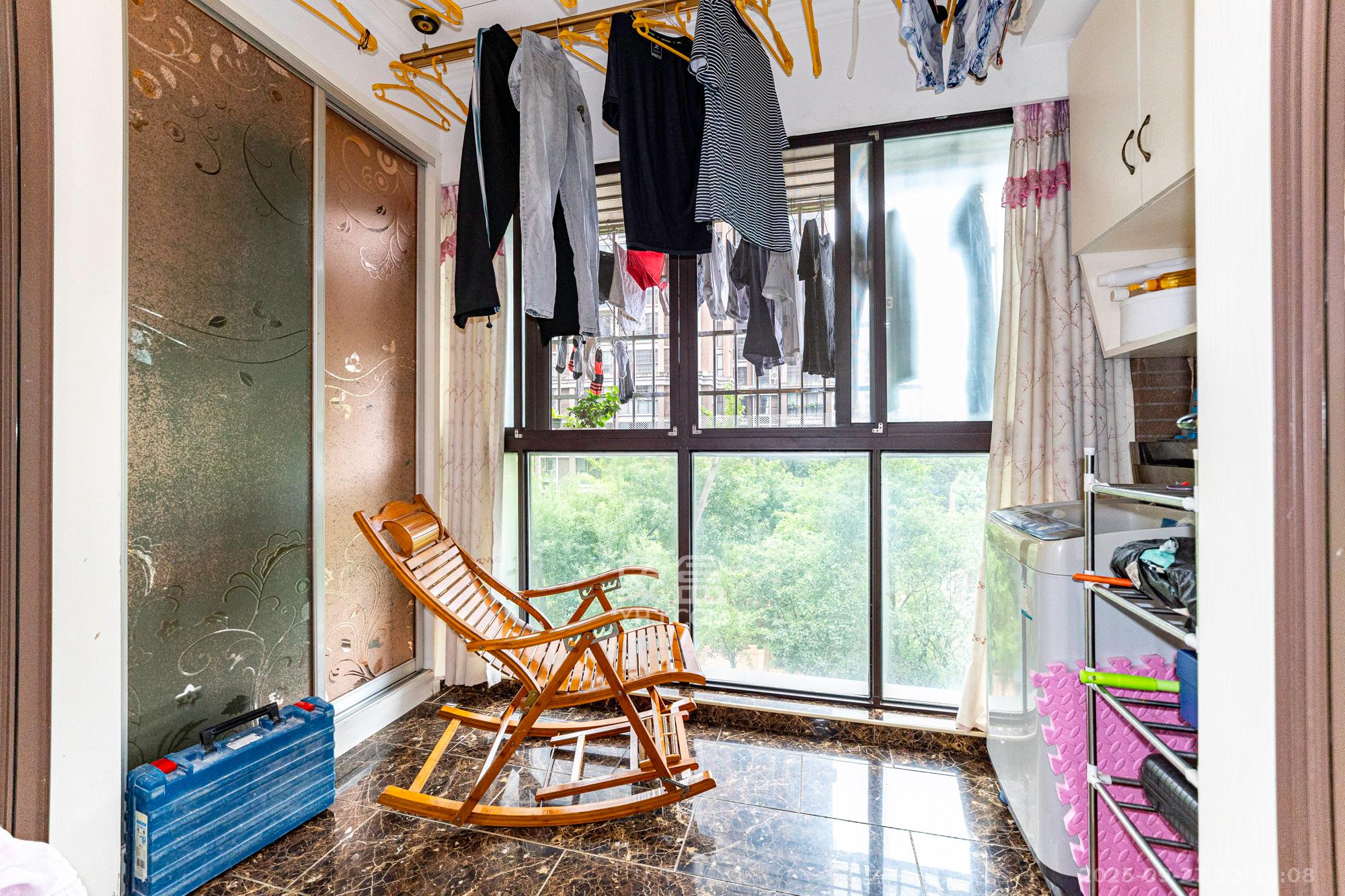 水岸世景  2室1厅1卫    58.0万阳台