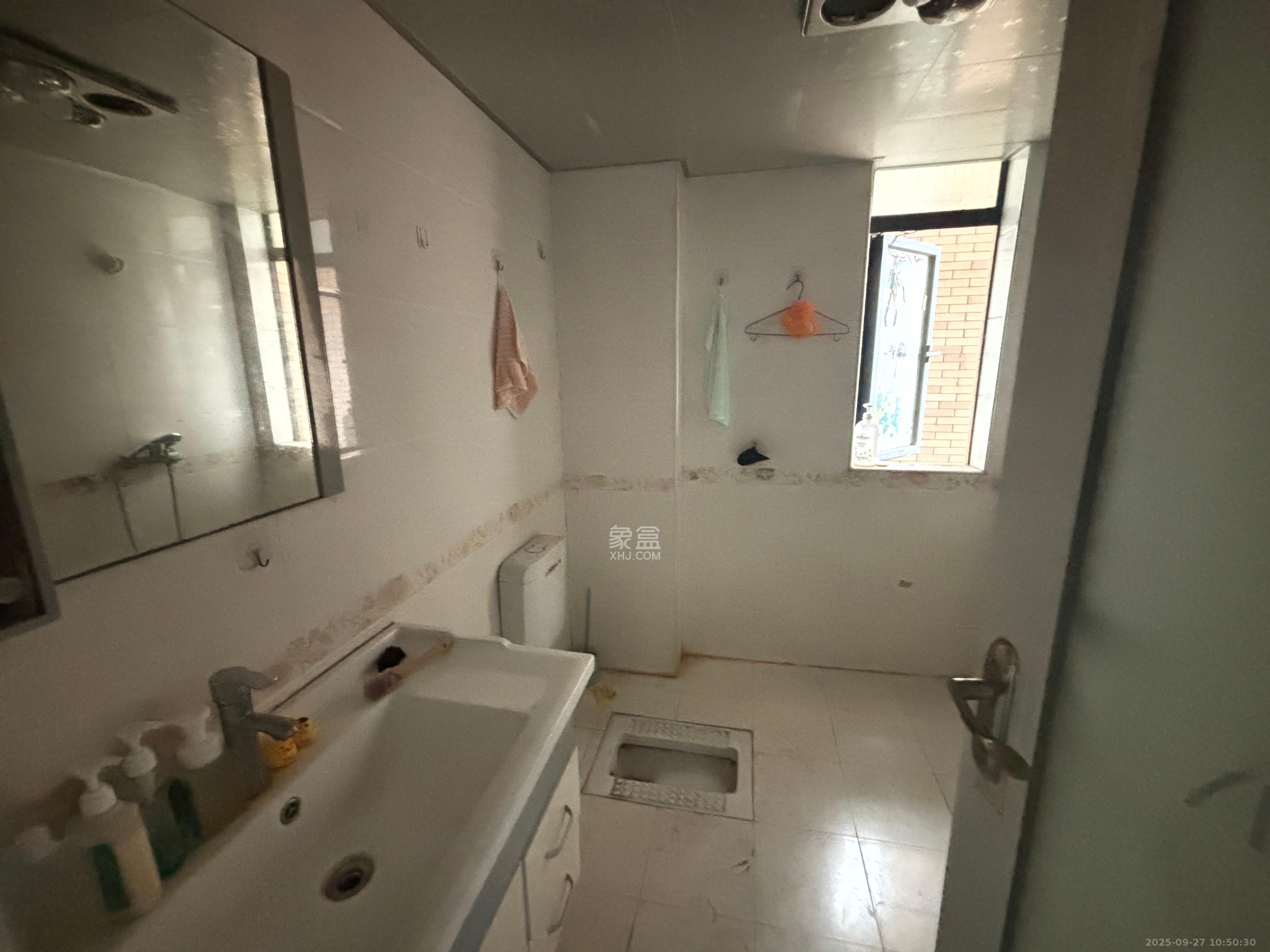 湘府9号  2室2厅1卫    1600.0元/月室内图