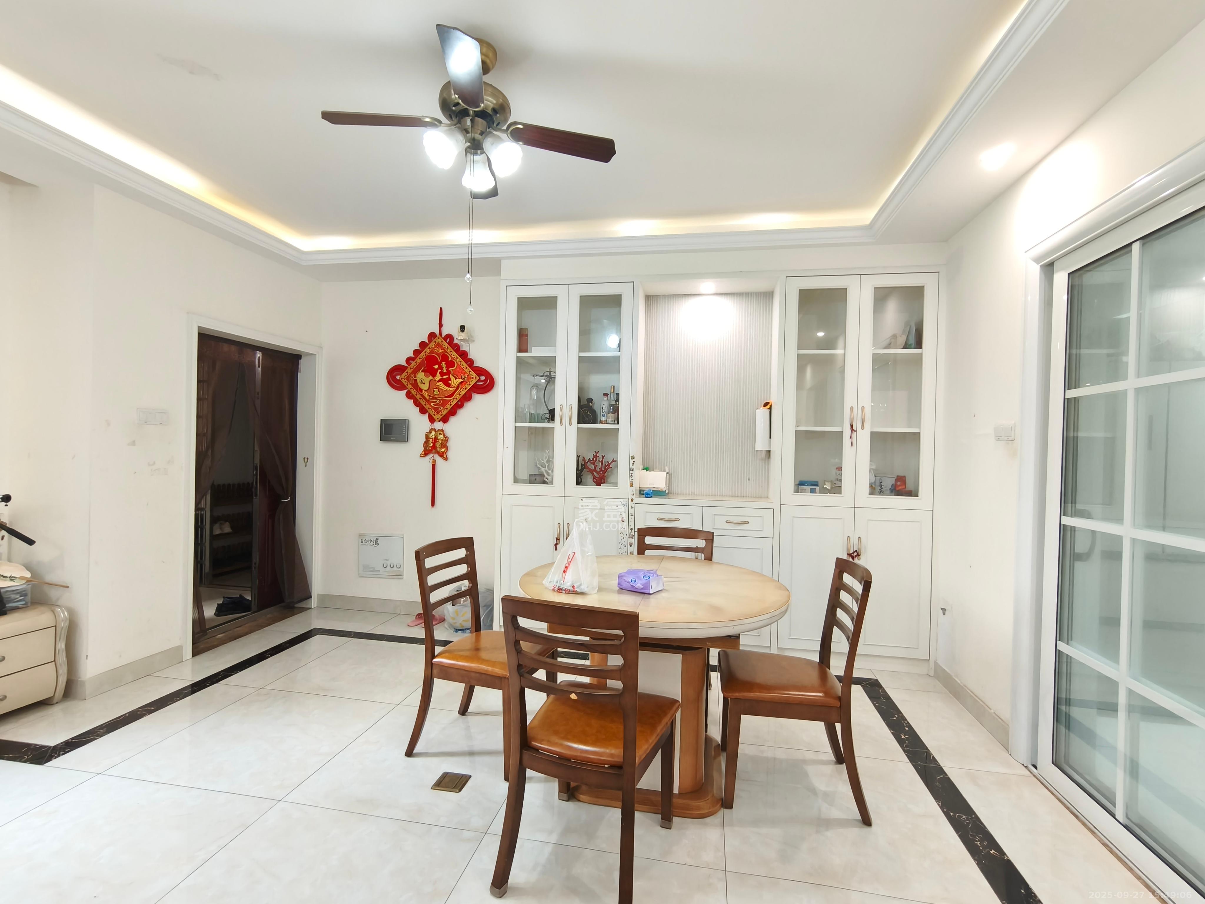 长房白沙湾 3室2厅2卫 3500.0元/月 长房白沙湾 3室2厅2卫 3500.0元/月室内图