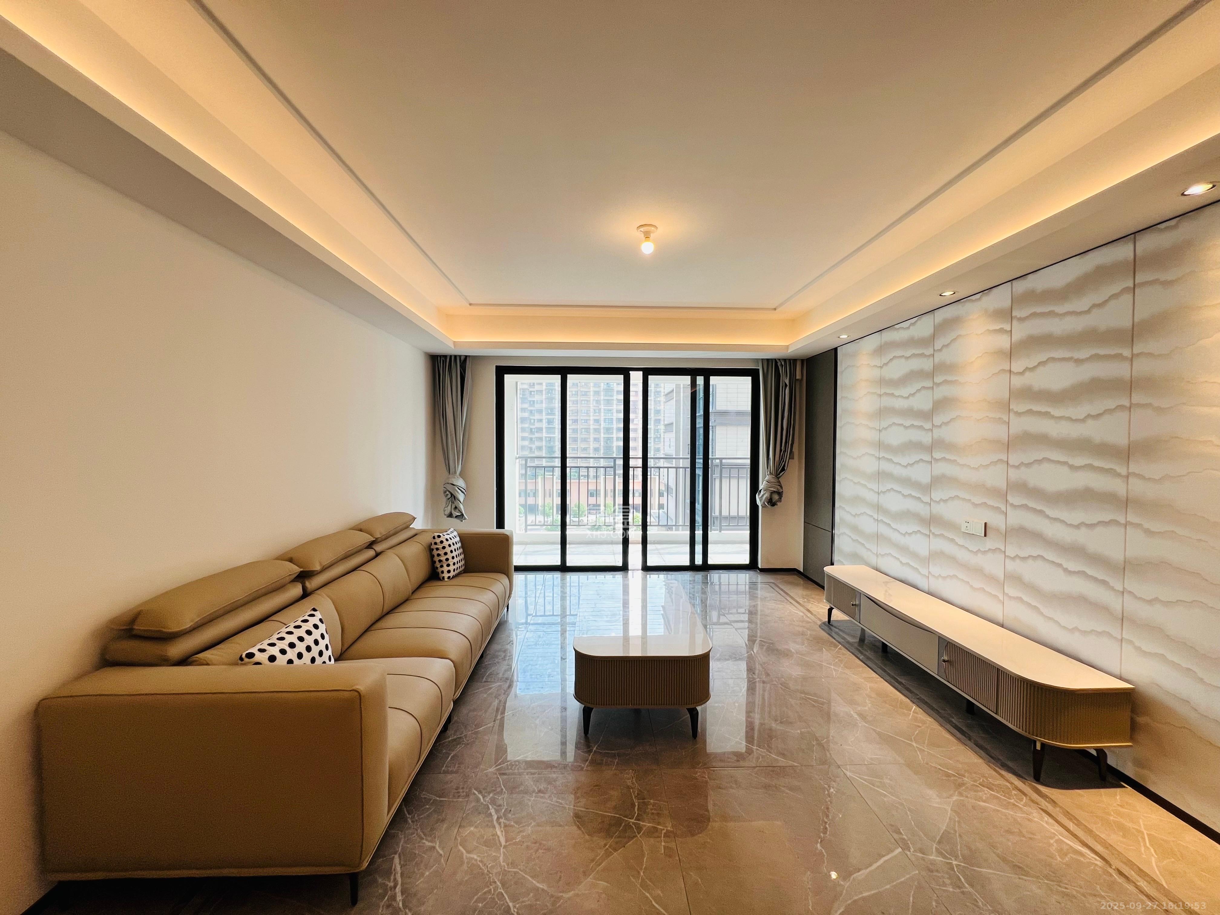 金茂建发泊悦 4室2厅2卫 4000.0元/月 金茂建发泊悦 4室2厅2卫 4000.0元/月室内图