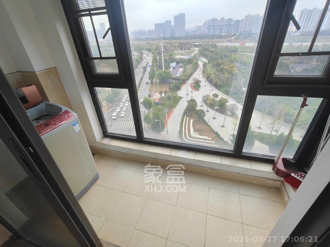 阳光城尚东湾青柠园 4室2厅2卫 2900.0元/月 阳光城尚东湾青柠园 4室2厅2卫 2900.0元/月室内图