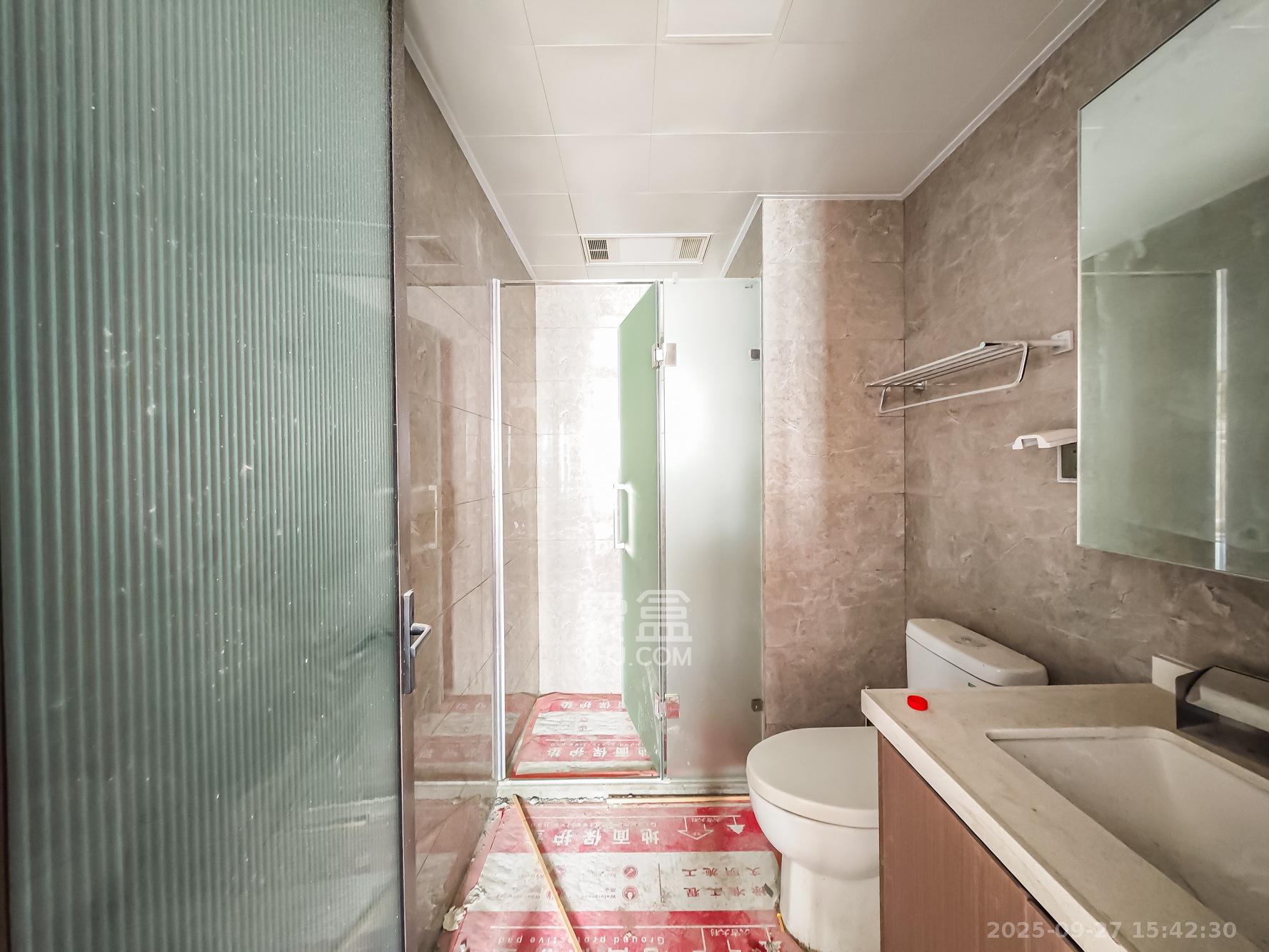 长沙万境潇湘  1室2厅3卫    280.0万卫生间