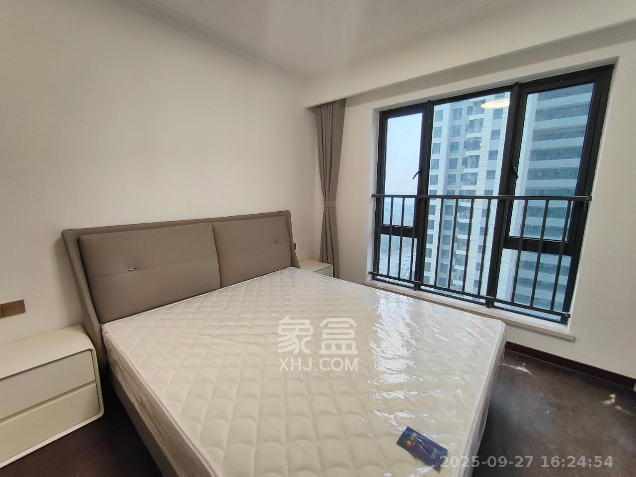 绿地长沙城际空间站（绿地新里佳苑）  4室2厅2卫    3700.0元/月室内图