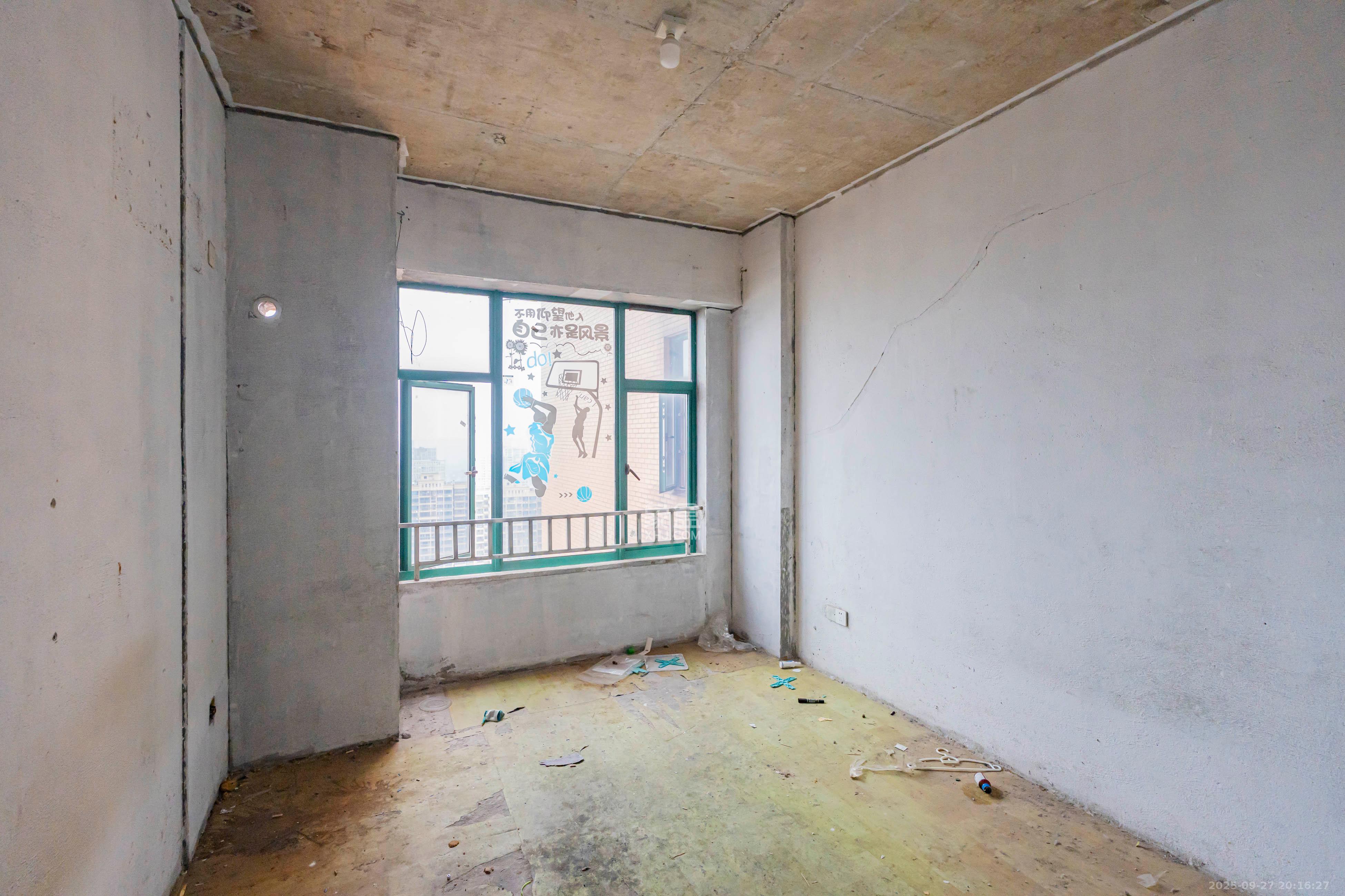 上林紫郡(锦顺和园) 3室2厅1卫 90.0万 上林紫郡(锦顺和园) 3室2厅1卫 90.0万卧室