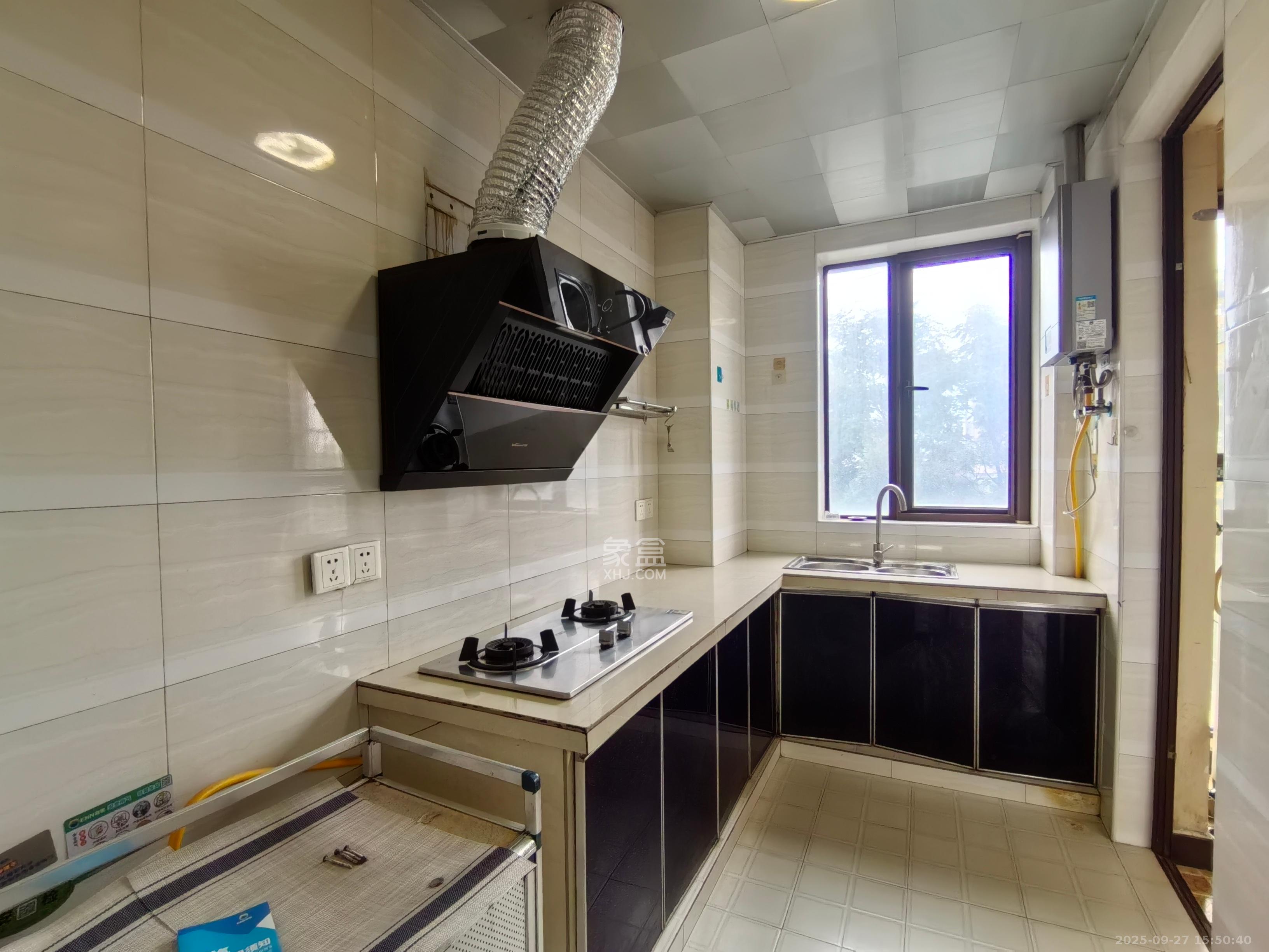 保利麓谷林语E区 3室2厅1卫 2300.0元/月 保利麓谷林语E区 3室2厅1卫 2300.0元/月室内图