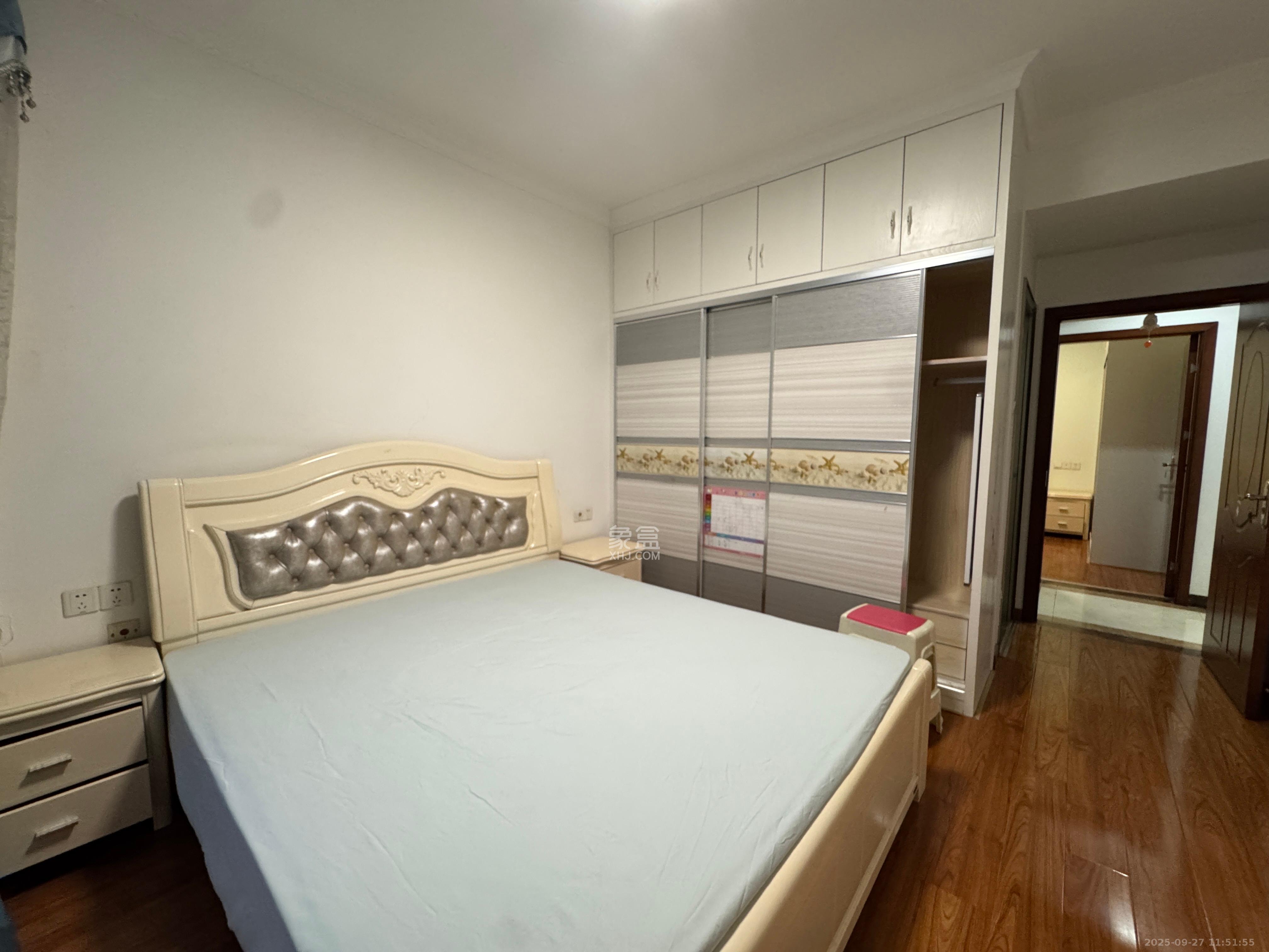 荣悦台 3室2厅2卫 3700.0元/月 荣悦台 3室2厅2卫 3700.0元/月室内图