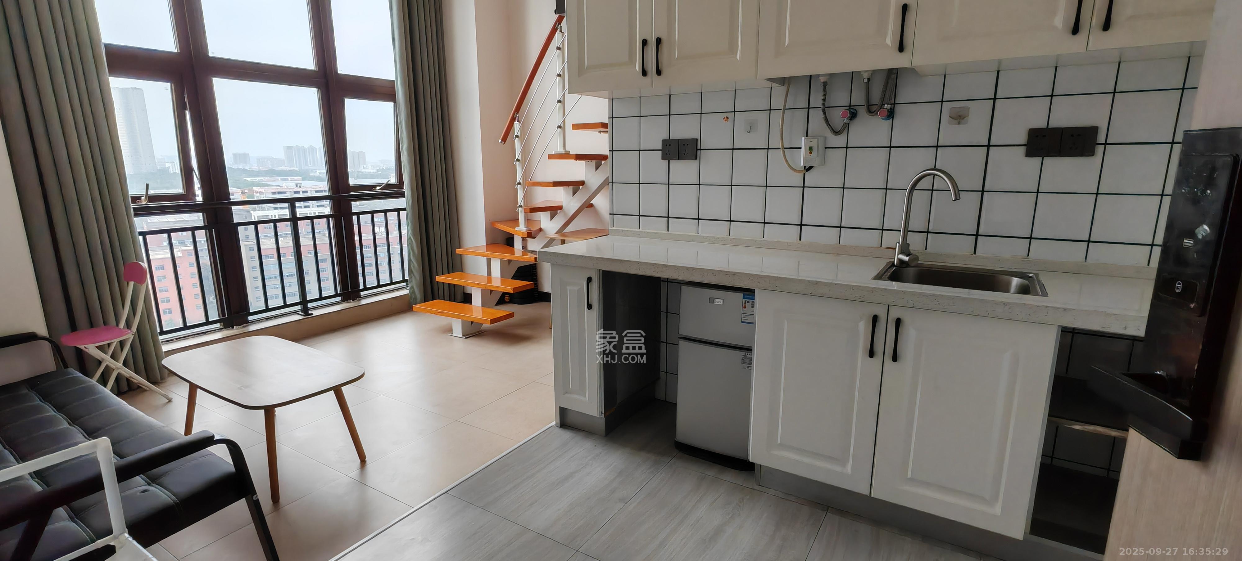 东方美地  1室1厅1卫   1200.00元/月室内图