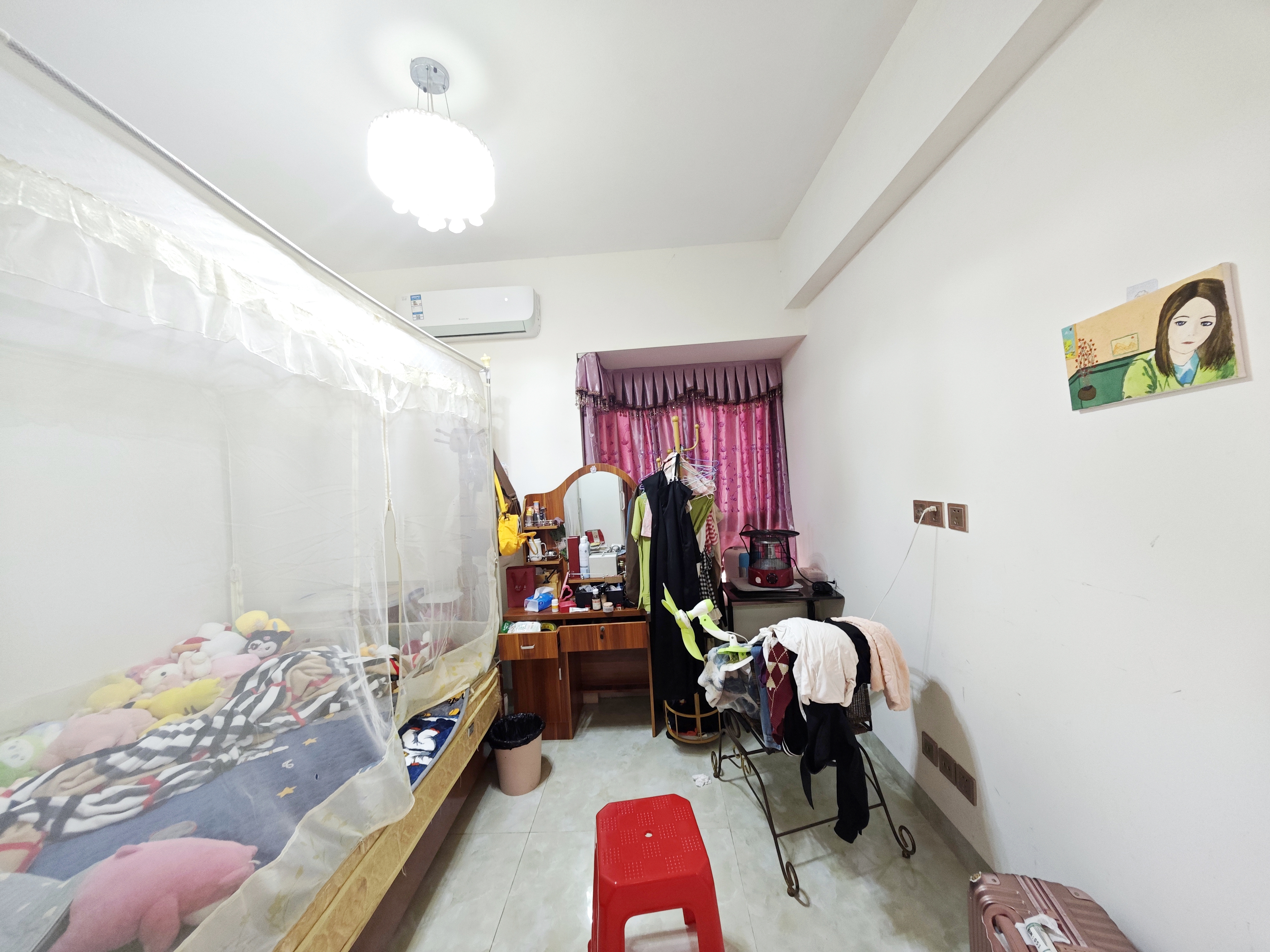 星华佳园 3室2厅1卫 160.0万 星华佳园 3室2厅1卫 160.0万客厅