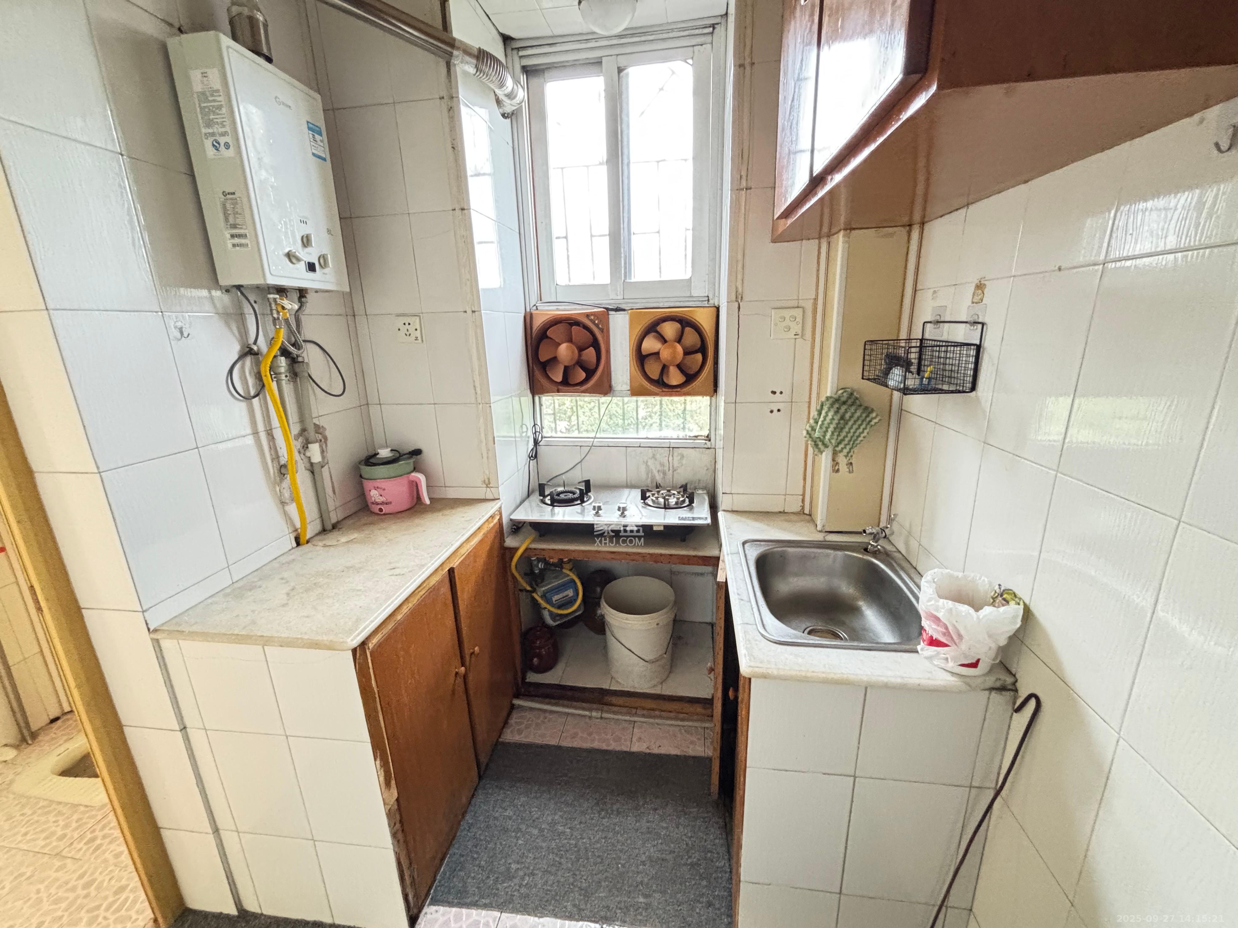 路桥宿舍  2室1厅1卫    1100.0元/月室内图