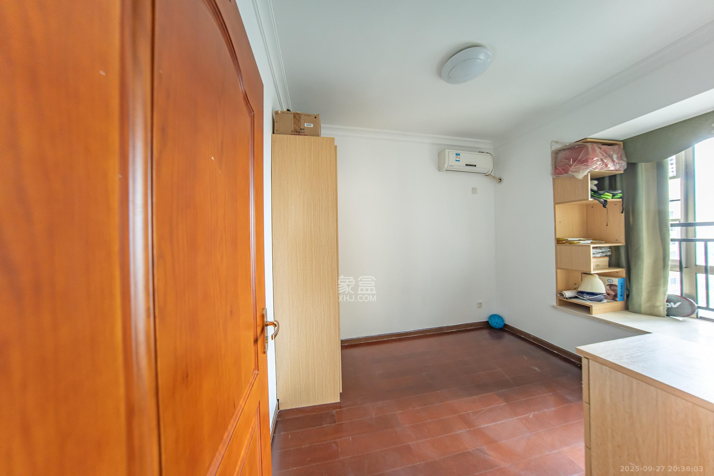 江山帝景雅典  3室2厅2卫    93.8万 江山帝景雅典  3室2厅2卫    93.8万卧室