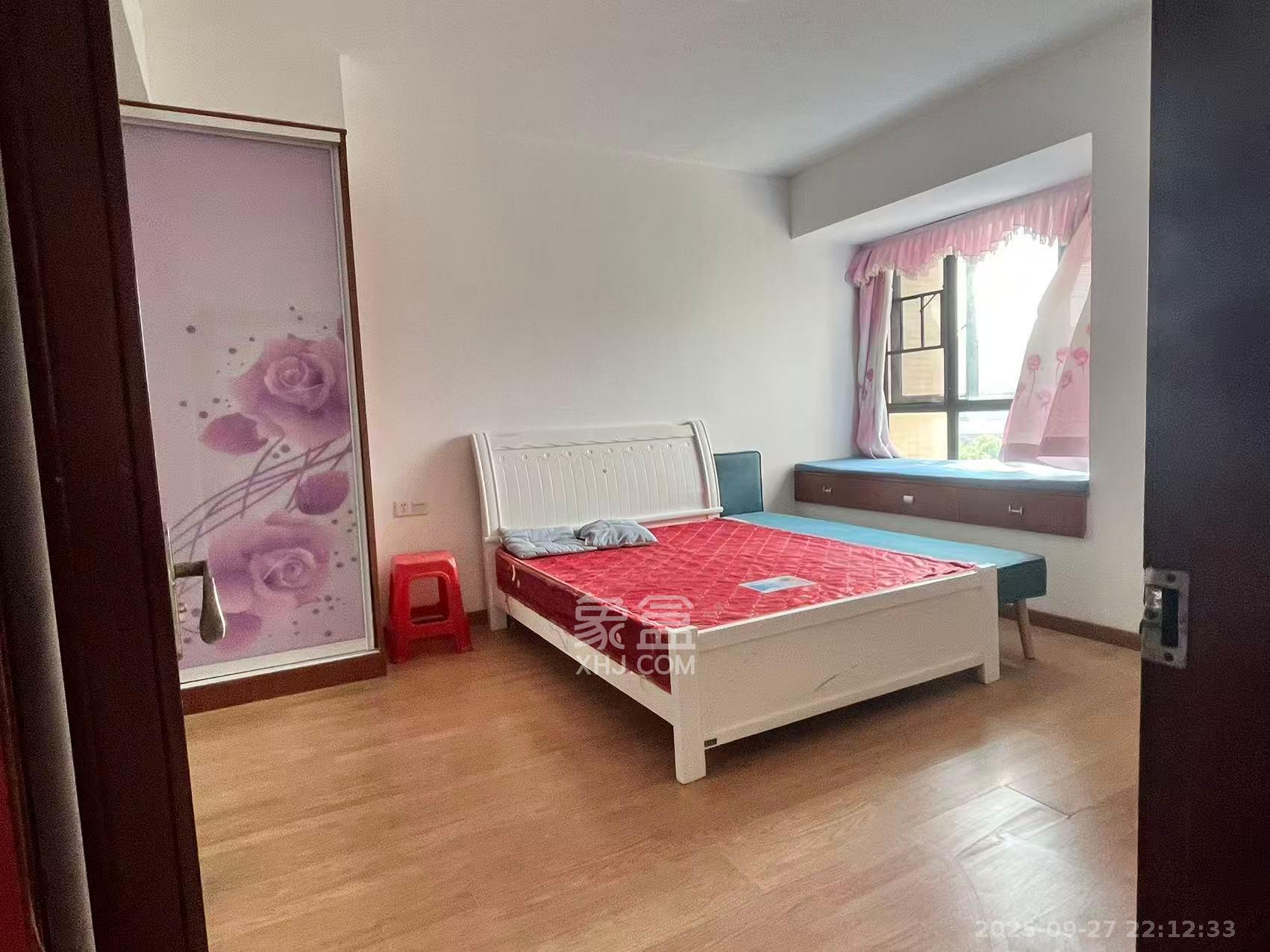 天元涉外桃园  4室2厅2卫    3000.0元/月室内图