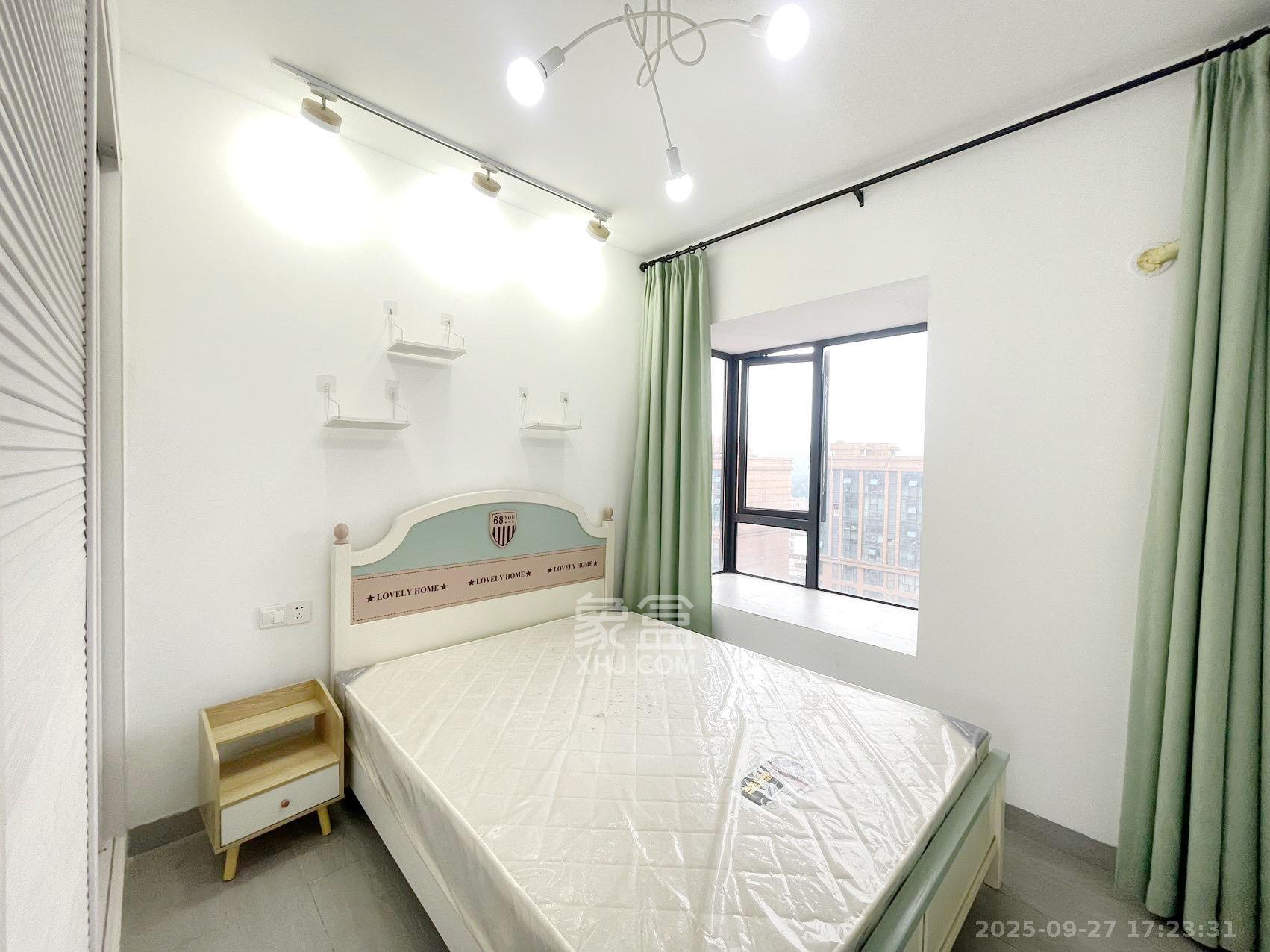 吉泰园安置小区 2室2厅1卫 2800.0元/月 吉泰园安置小区 2室2厅1卫 2800.0元/月室内图