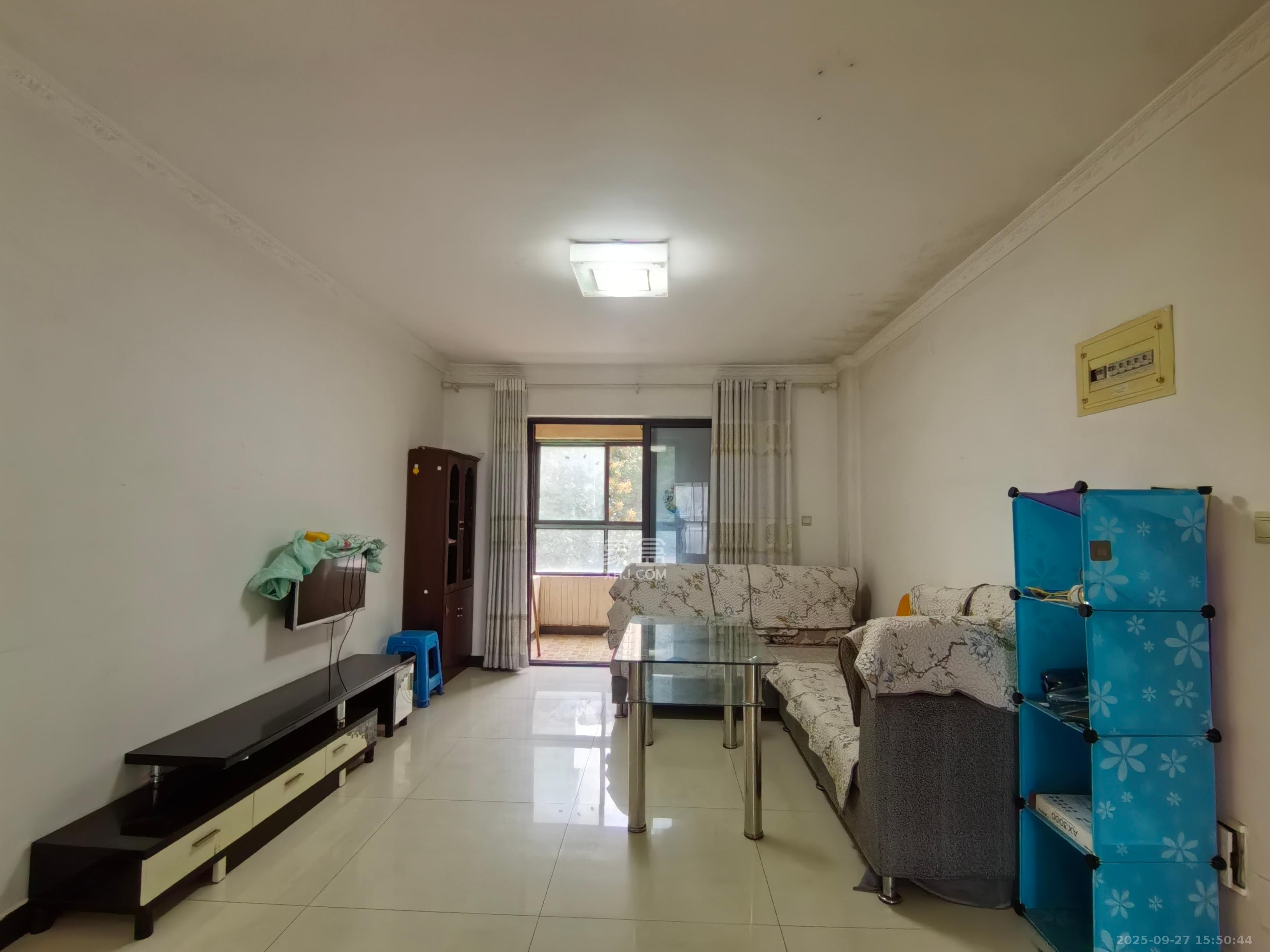 保利麓谷林语E区 3室2厅1卫 2300.0元/月 保利麓谷林语E区 3室2厅1卫 2300.0元/月室内图