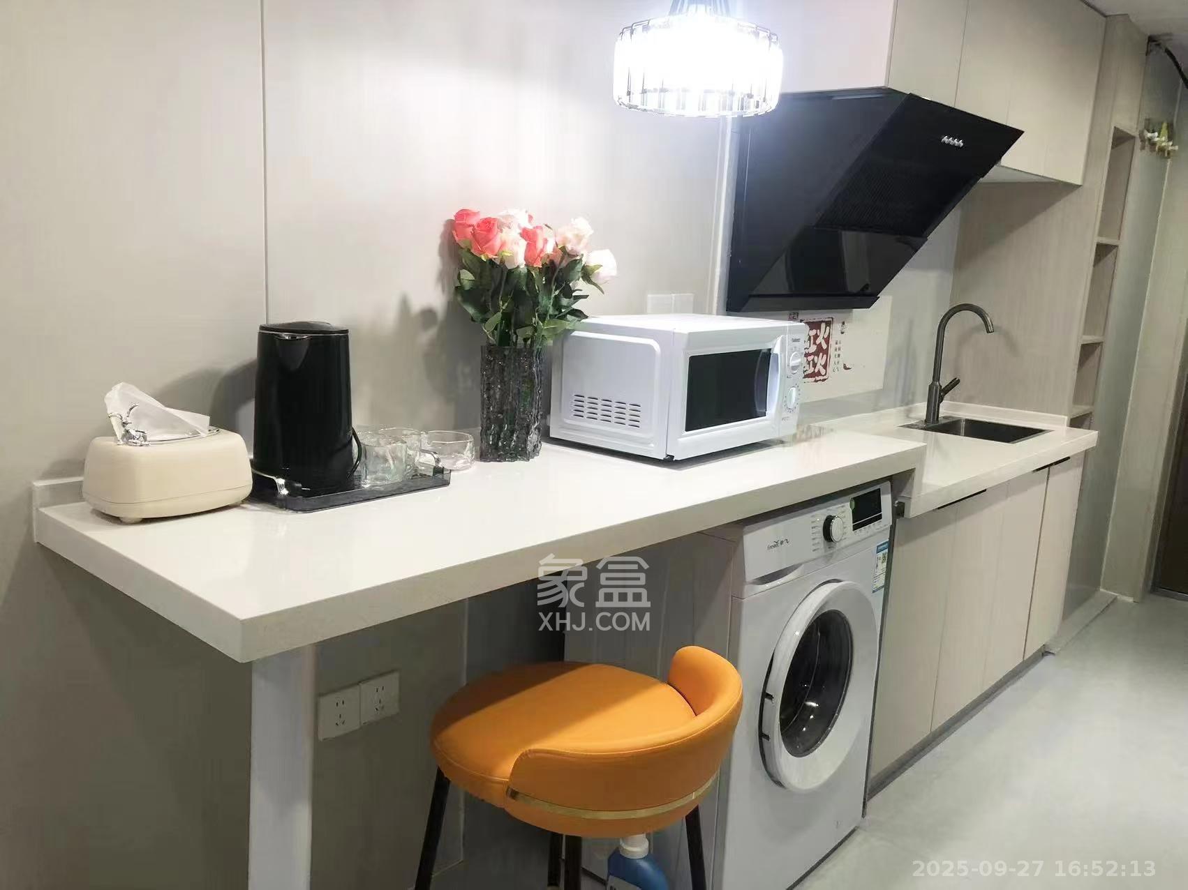 卓越中寰 2室1厅1卫 2600.0元/月 卓越中寰 2室1厅1卫 2600.0元/月室内图