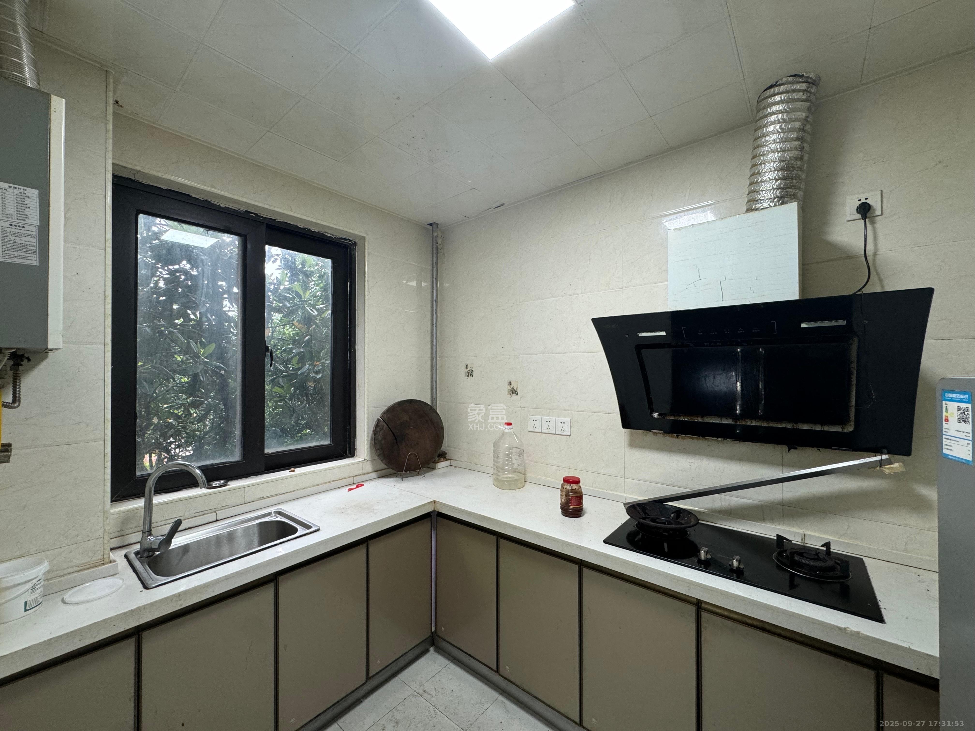 中信凯旋蓝岸（中信新城三期）  4室2厅2卫    2000.0元/月室内图