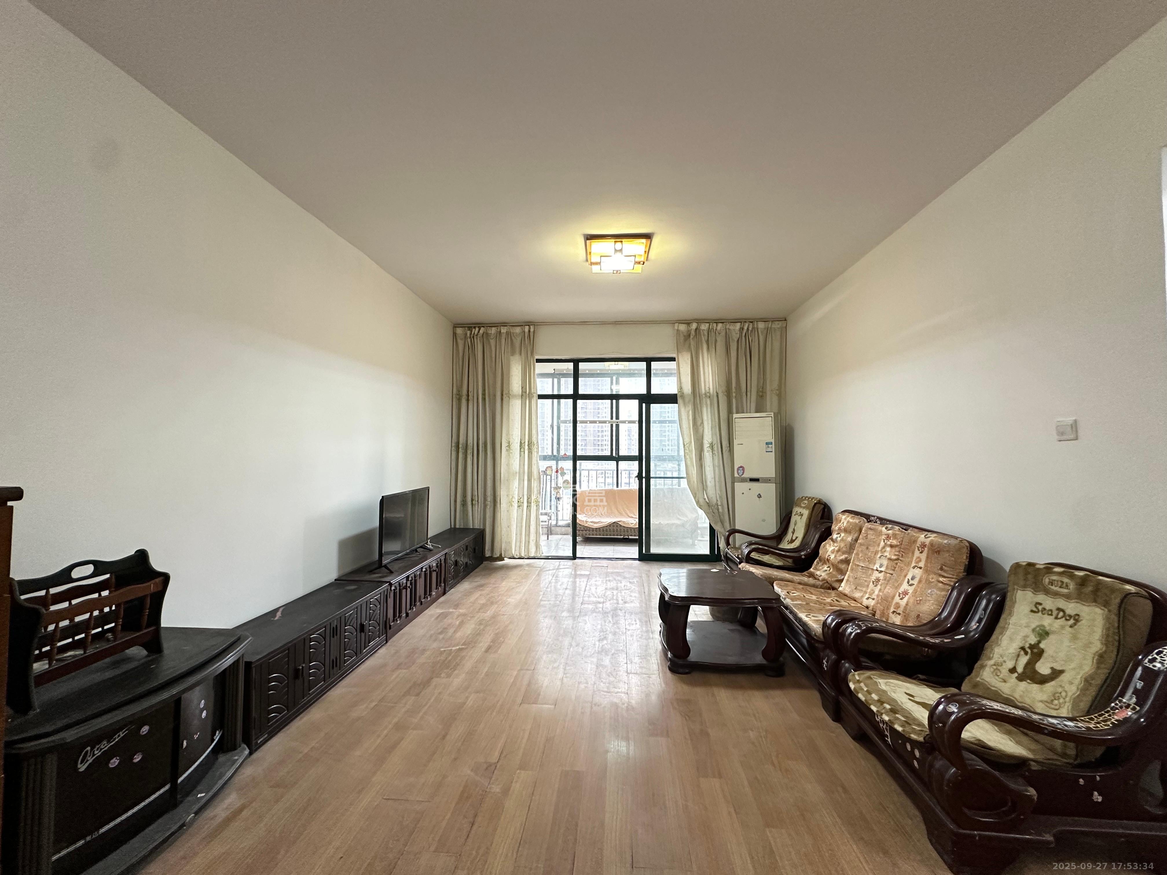 松雅湖畔 3室2厅1卫 1350.0元/月 松雅湖畔 3室2厅1卫 1350.0元/月室内图