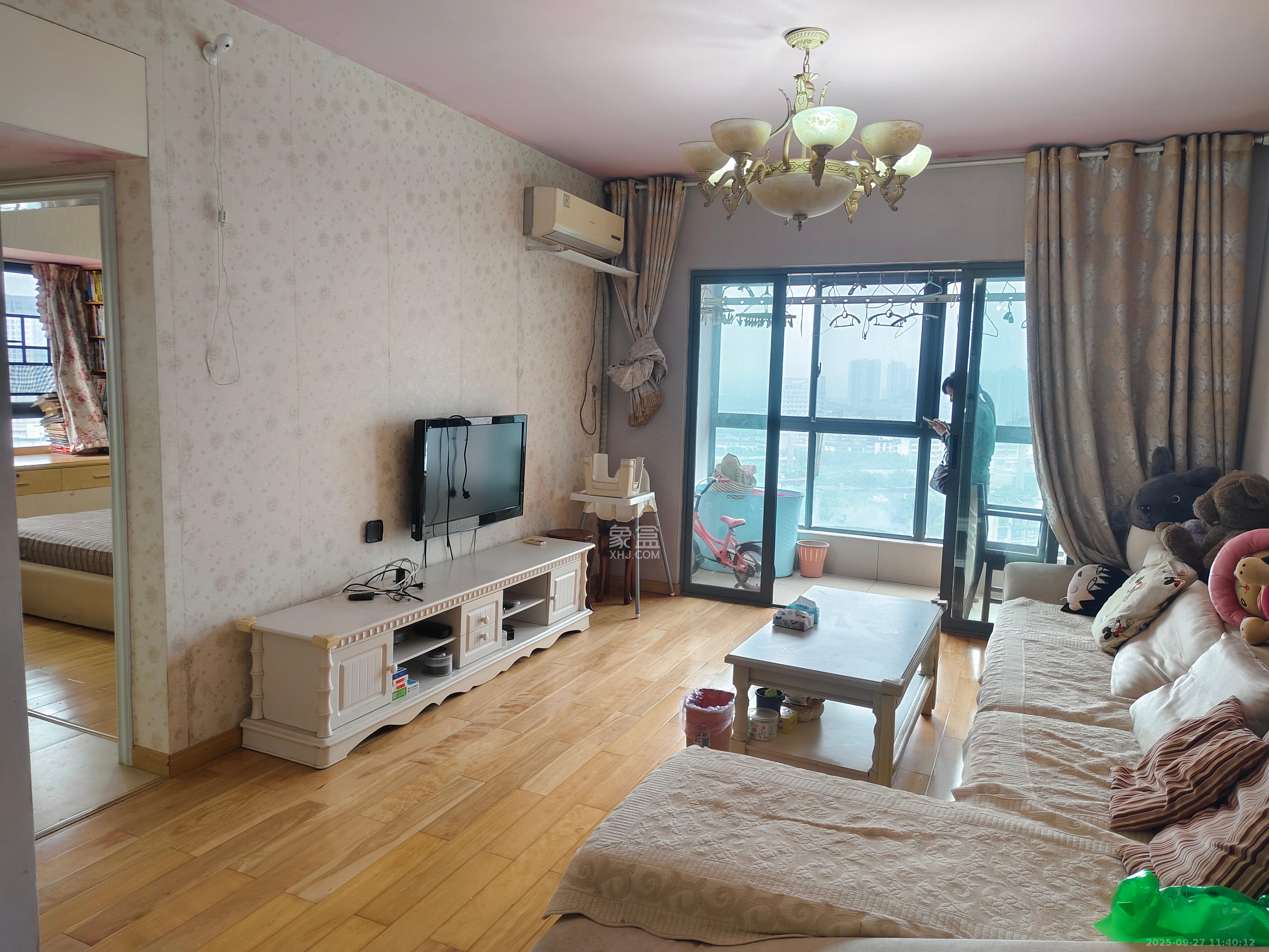 上海城小区 1室1厅1卫 2100.0元/月 上海城小区 1室1厅1卫 2100.0元/月室内图