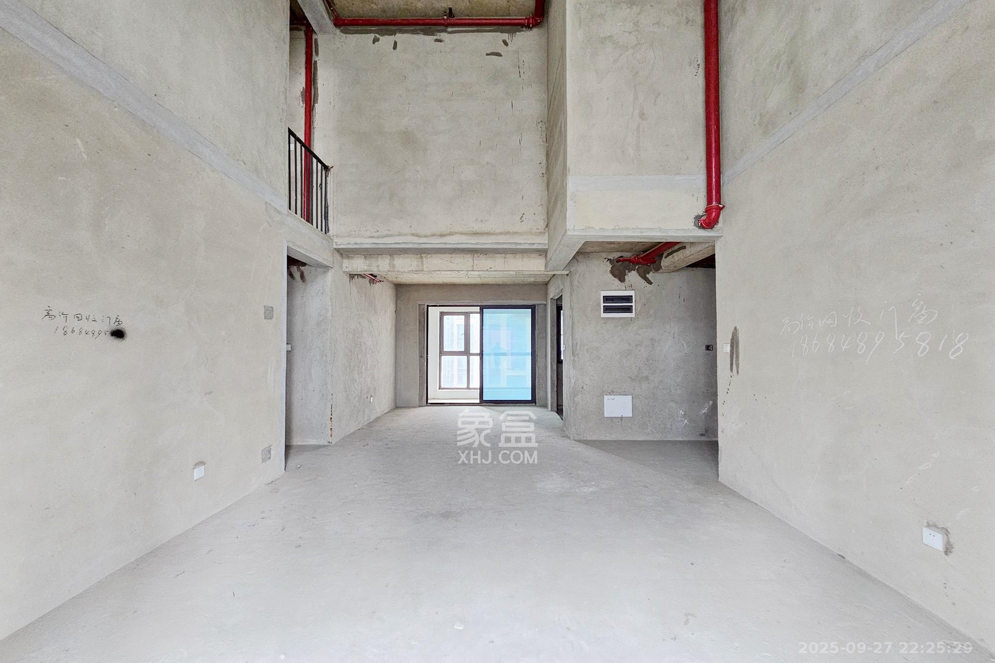 明昇壹城(明昇时代广场)二期 4室2厅2卫 300.0万 明昇壹城(明昇时代广场)二期 4室2厅2卫 300.0万客厅