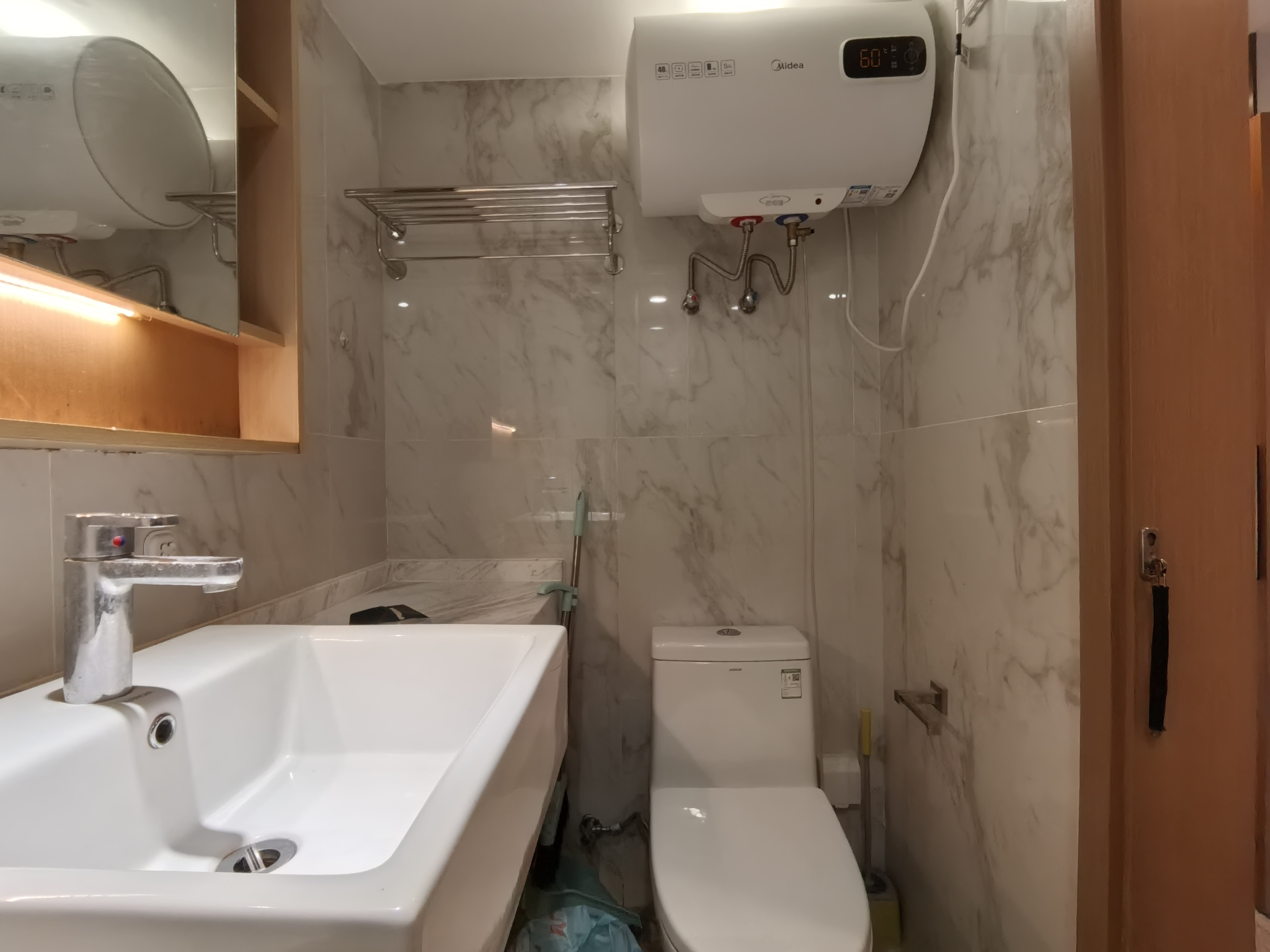 融创精彩天地 1室0厅1卫 2000.0元/月 融创精彩天地 1室0厅1卫 2000.0元/月室内图