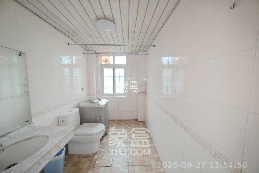 今利园 3室2厅2卫 2400.0元/月 今利园 3室2厅2卫 2400.0元/月室内图