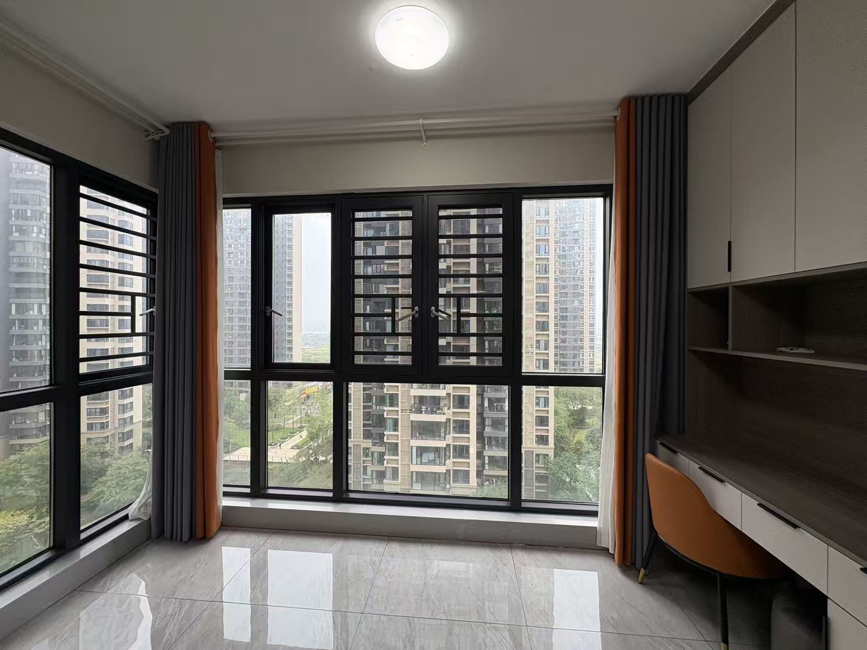 蓝溪谷 4室2厅2卫 85.0万 蓝溪谷 4室2厅2卫 85.0万室内图