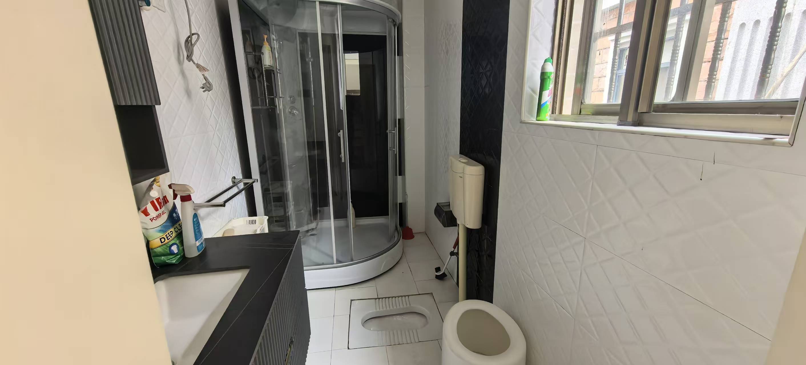 庭院小区 6室2厅1卫 198.0万 庭院小区 6室2厅1卫 198.0万室内图