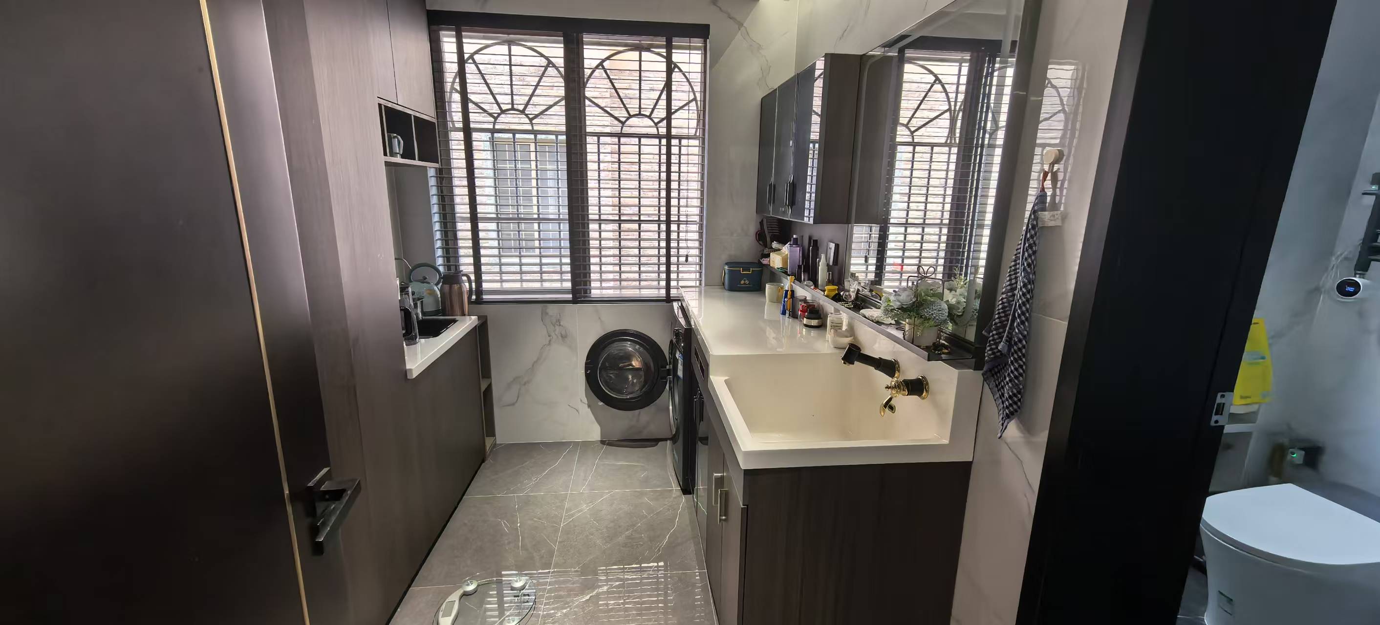 庭院小区  6室2厅1卫    198.0万室内图