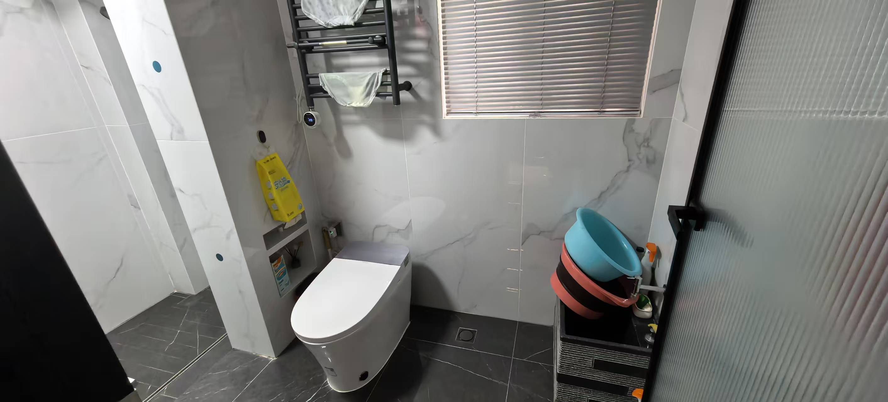 庭院小区 6室2厅1卫 198.0万 庭院小区 6室2厅1卫 198.0万室内图