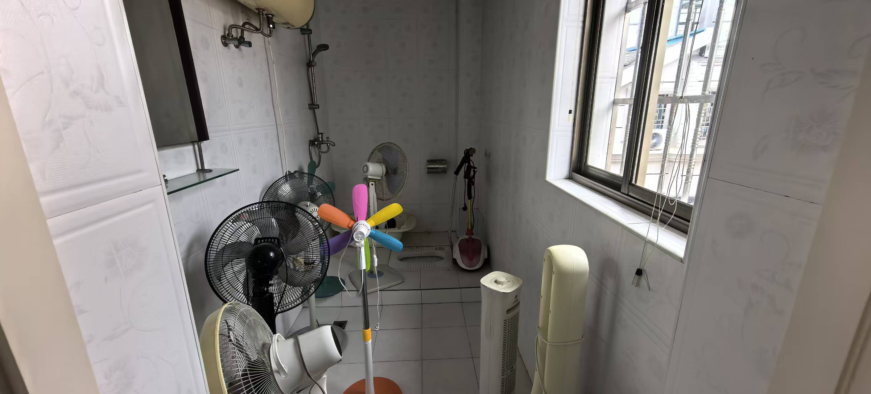 庭院小区 6室2厅1卫 198.0万 庭院小区 6室2厅1卫 198.0万室内图