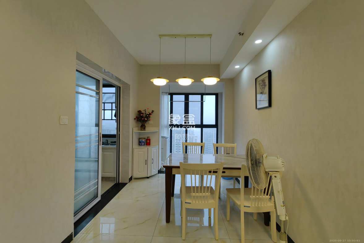 中建梅溪湖中心  3室2厅2卫    3400.0元/月 中建梅溪湖中心  3室2厅2卫    3400.0元/月室内图