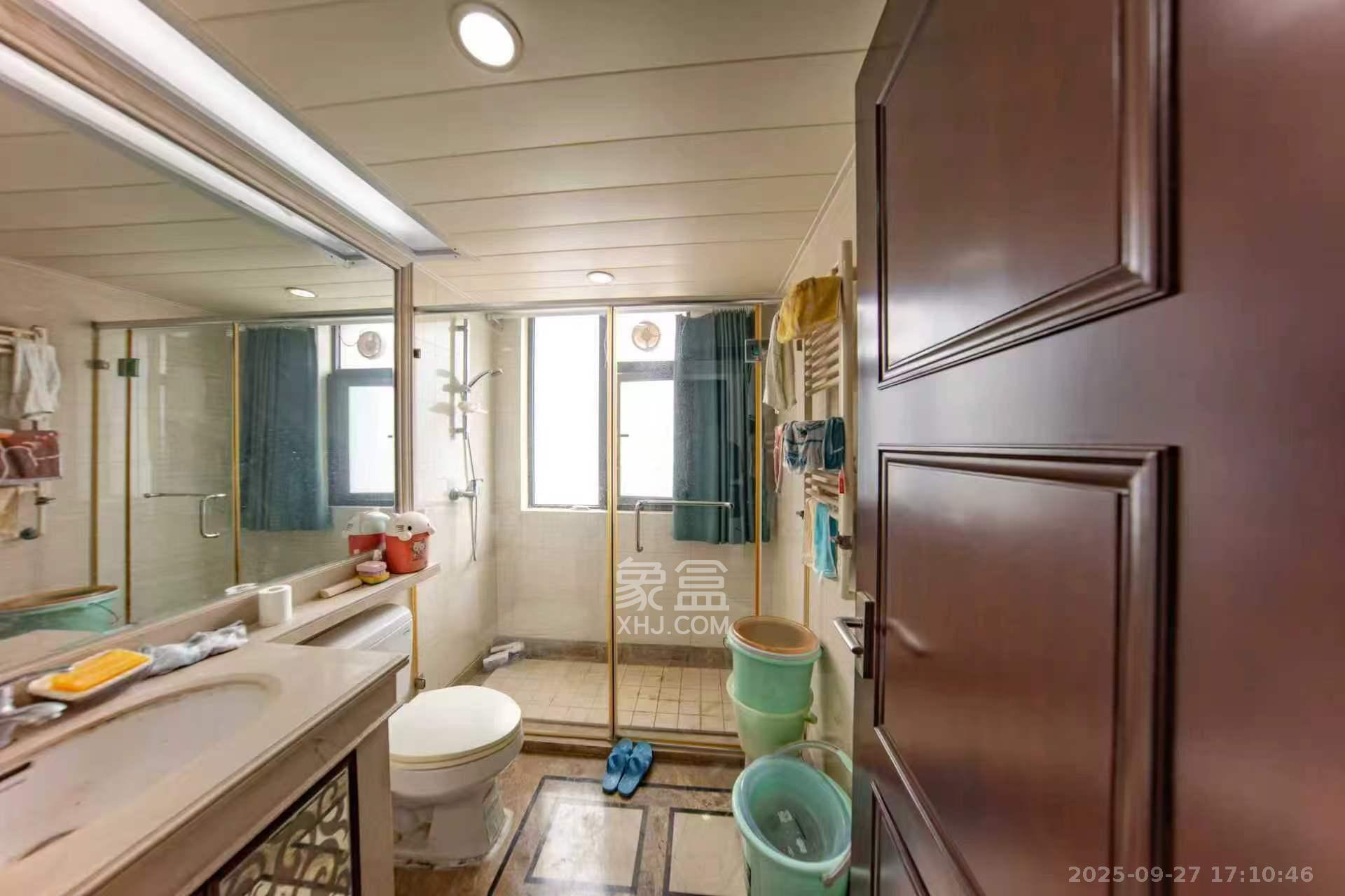 中海国际一期  4室2厅2卫    2500.0元/月室内图