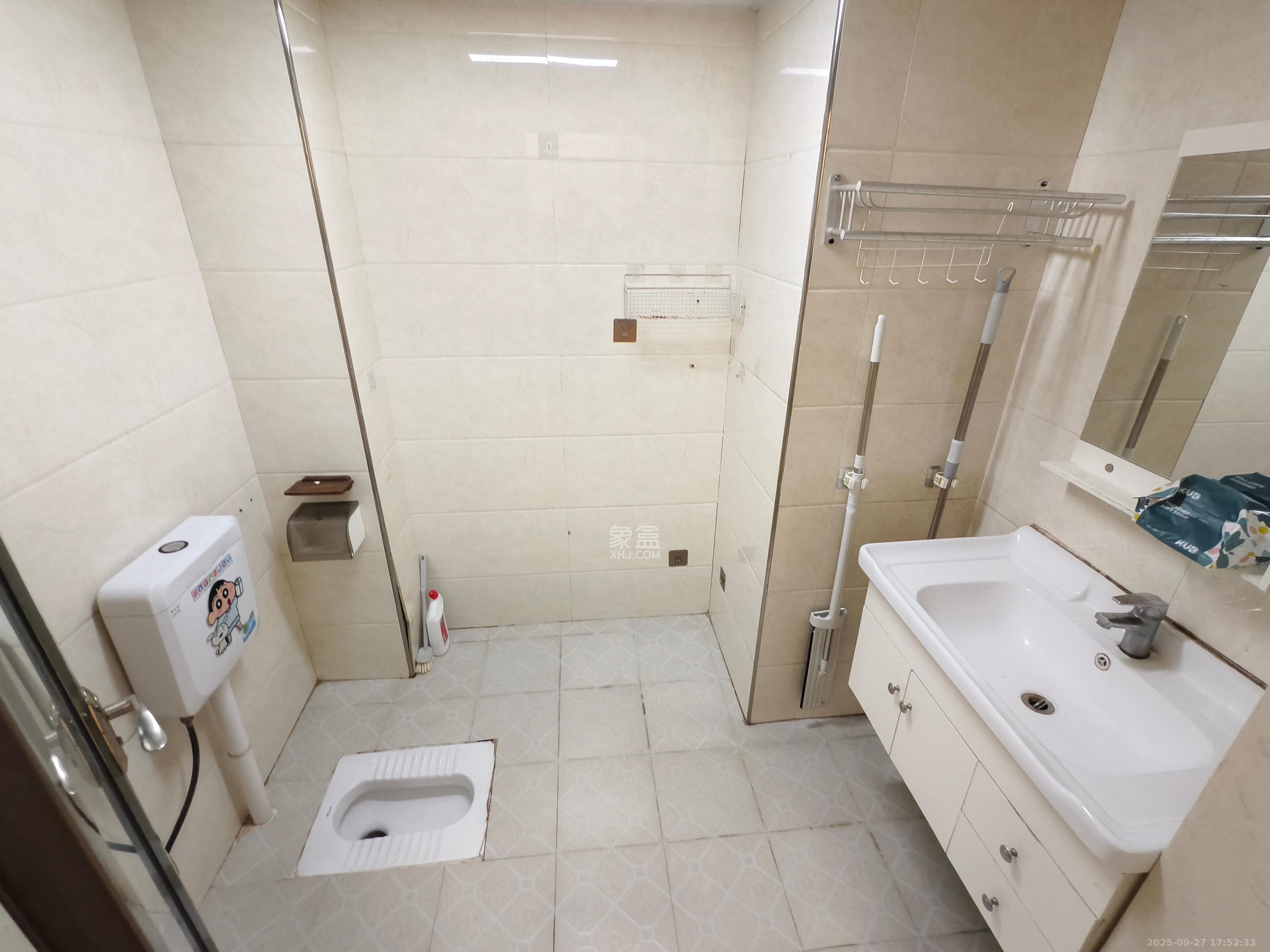 圭塘三小区  1室1厅1卫    1600.0元/月室内图