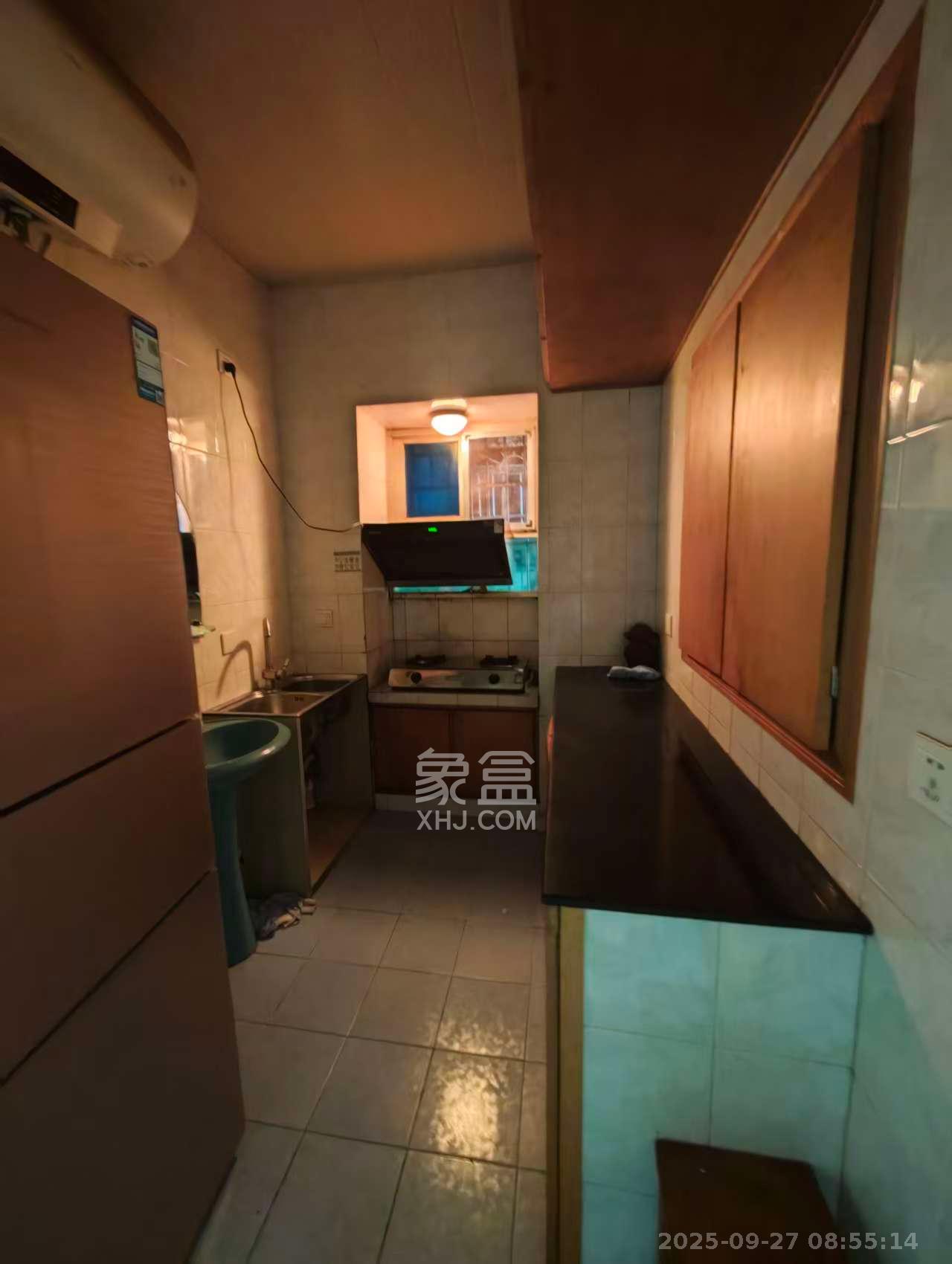 市总工会宿舍(司马里36号) 3室1厅1卫 2000.0元/月 市总工会宿舍(司马里36号) 3室1厅1卫 2000.0元/月室内图