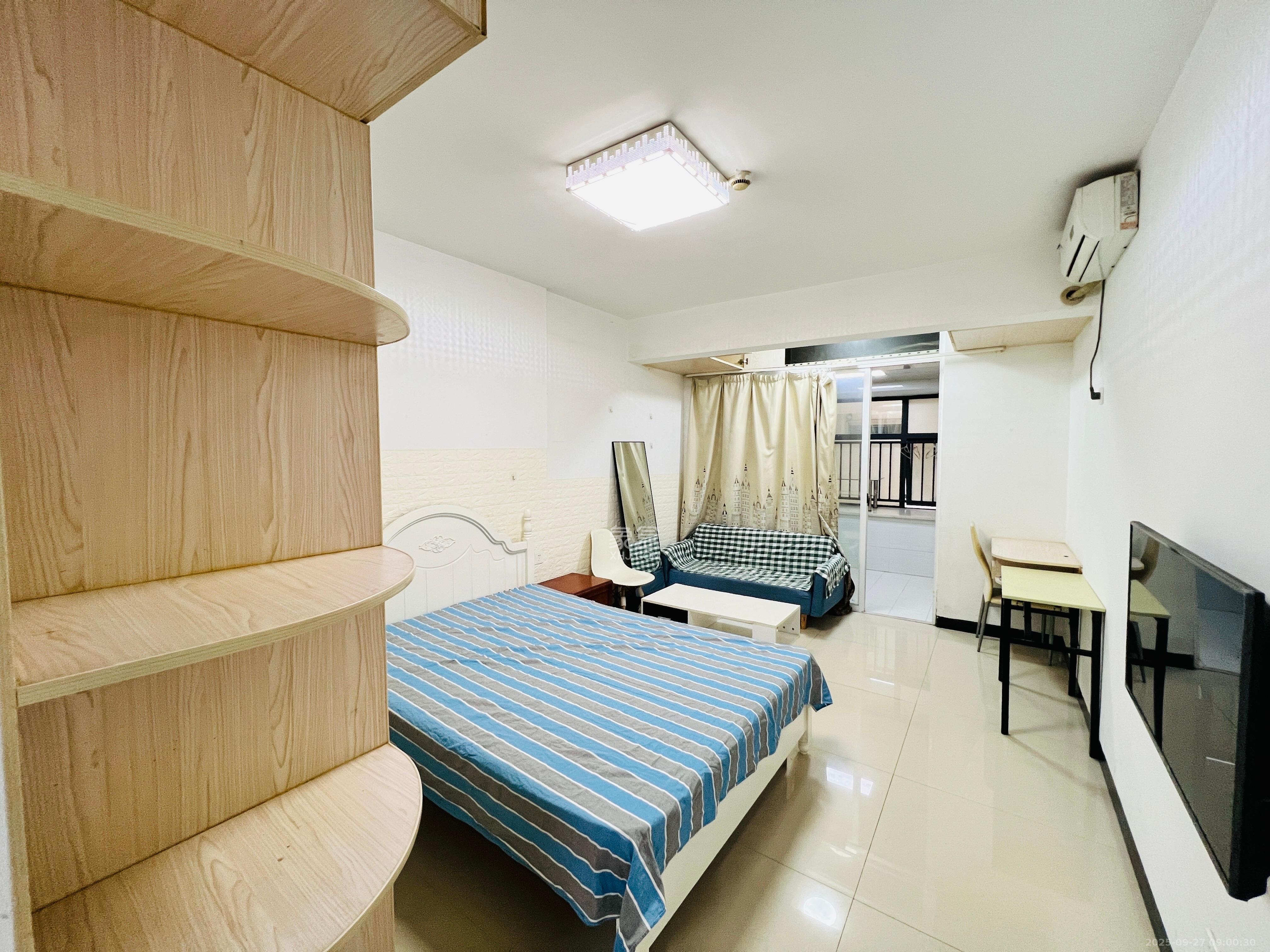 蓝湾国际广场  1室1厅1卫    1400.0元/月