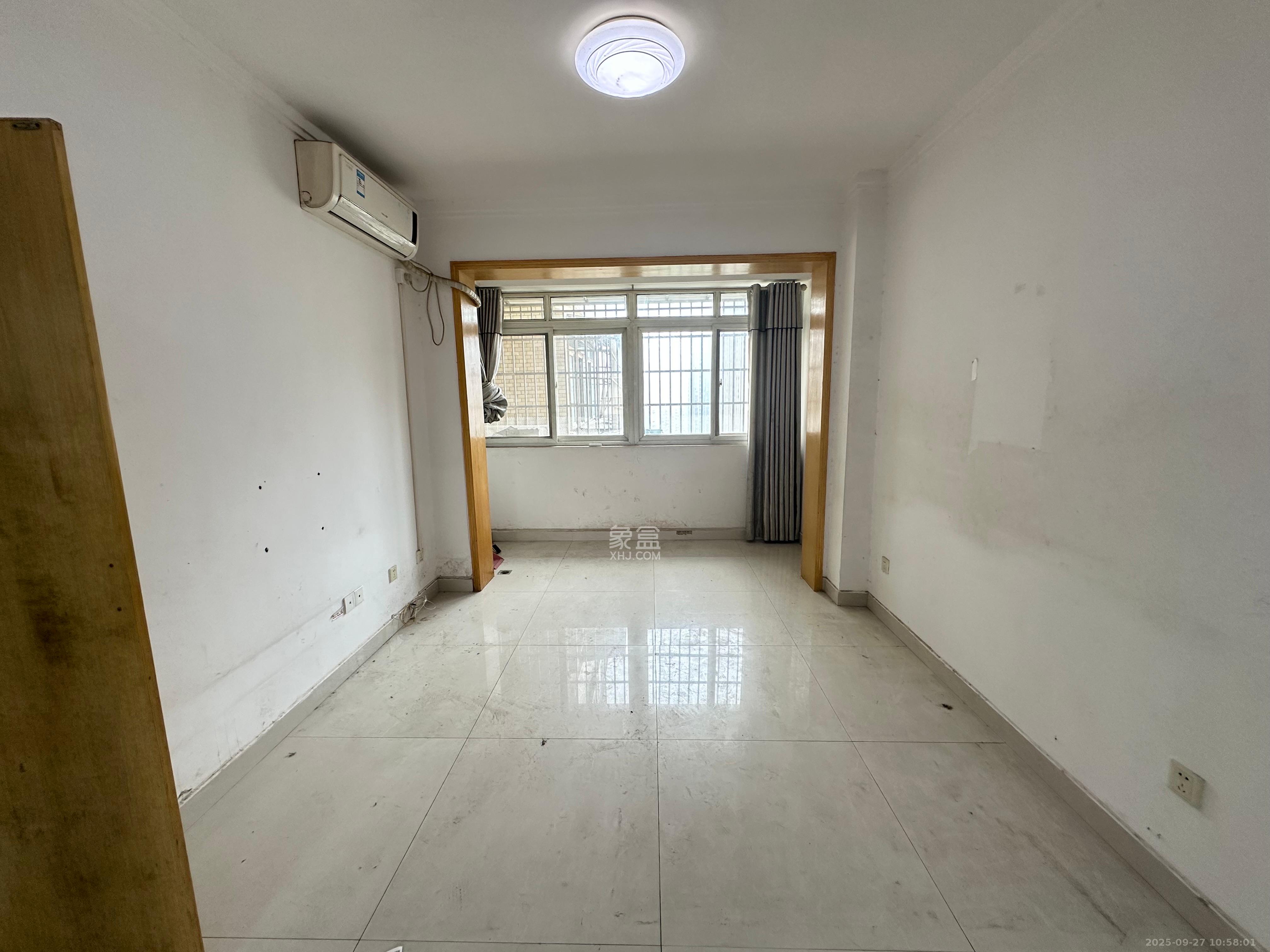 金碧文华  1室1厅1卫    1200.0元/月 金碧文华  1室1厅1卫    1200.0元/月