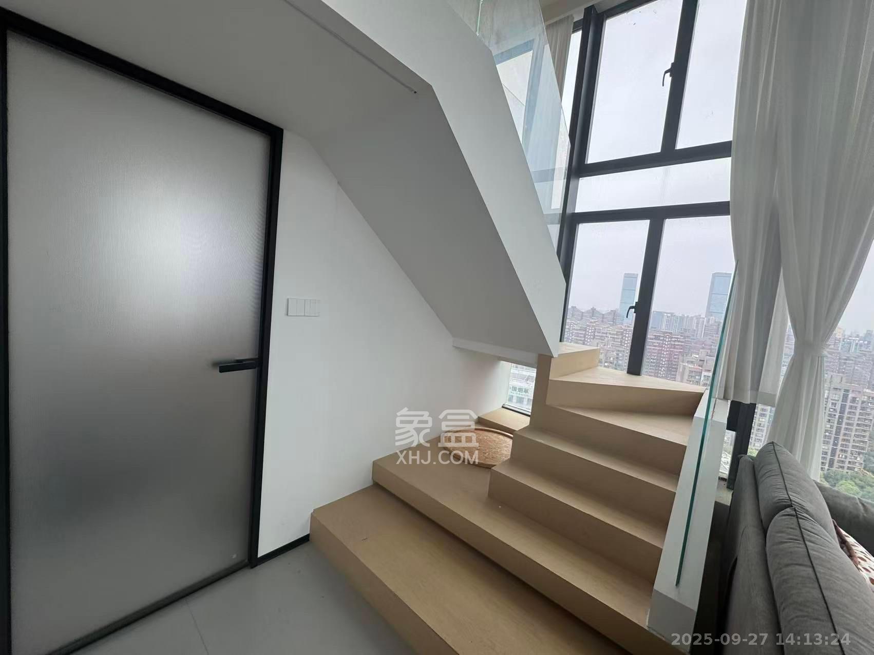 京武浪琴山三期(京武中心) 2室1厅1卫 8500.0元/月 京武浪琴山三期(京武中心) 2室1厅1卫 8500.0元/月室内图