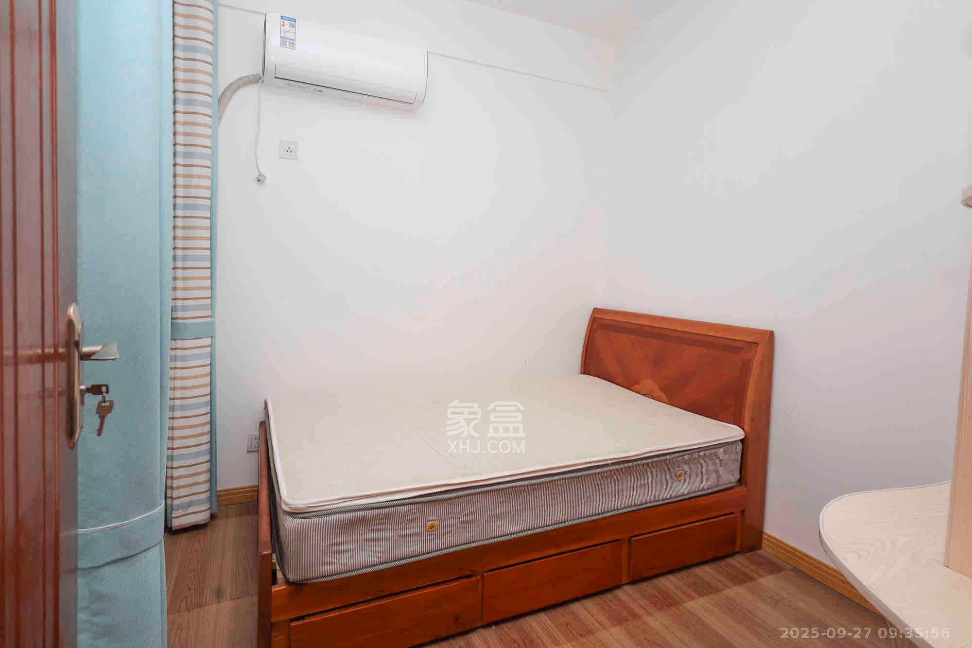 香麓丽舍  3室2厅1卫    2600.0元/月室内图