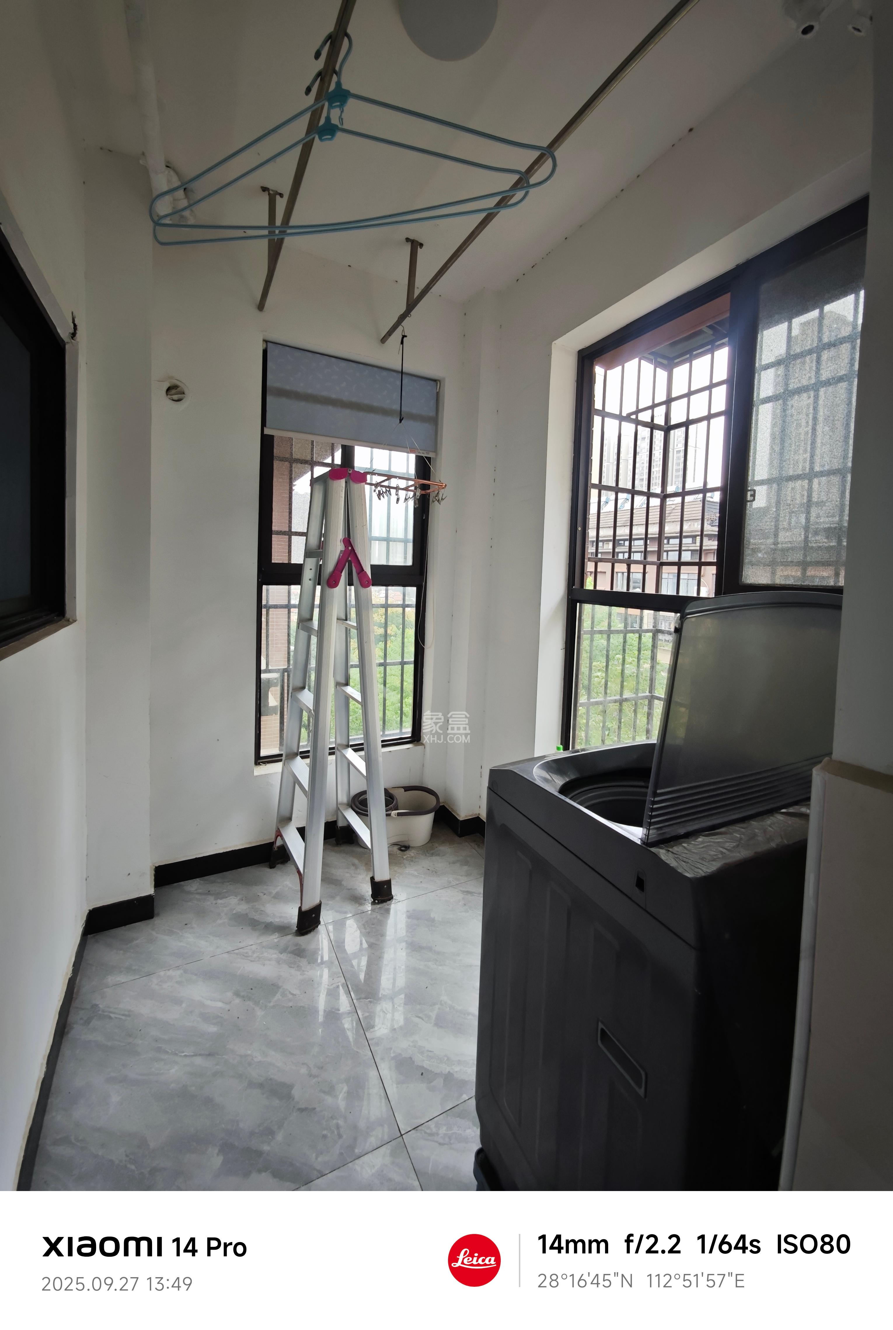 金地三千府(金地湖山樾、金地自在城) 3室2厅2卫 2200.0元/月 金地三千府(金地湖山樾、金地自在城) 3室2厅2卫 2200.0元/月室内图