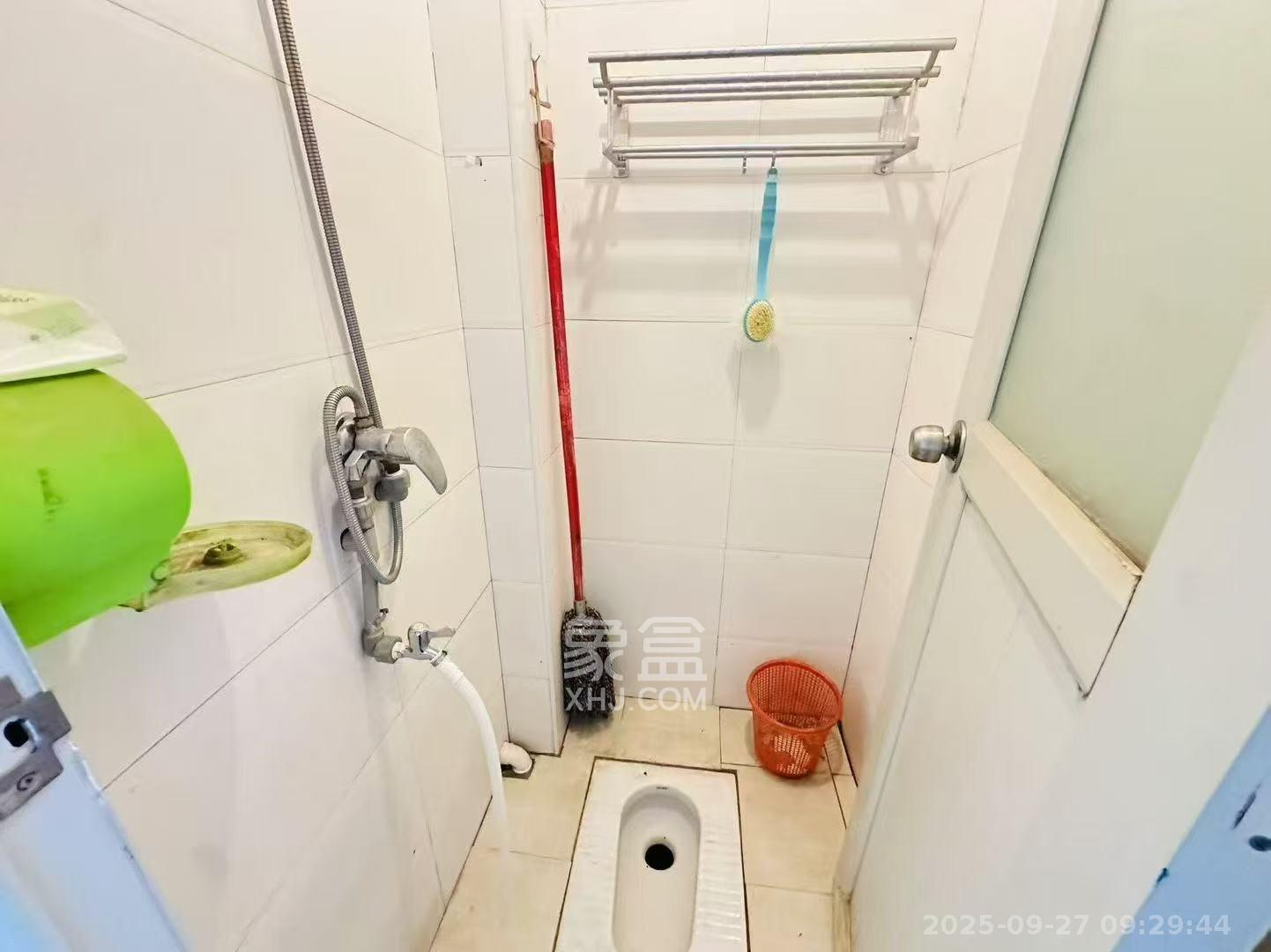 上碧湘街散盘 1室1厅1卫 1100.0元/月 上碧湘街散盘 1室1厅1卫 1100.0元/月室内图