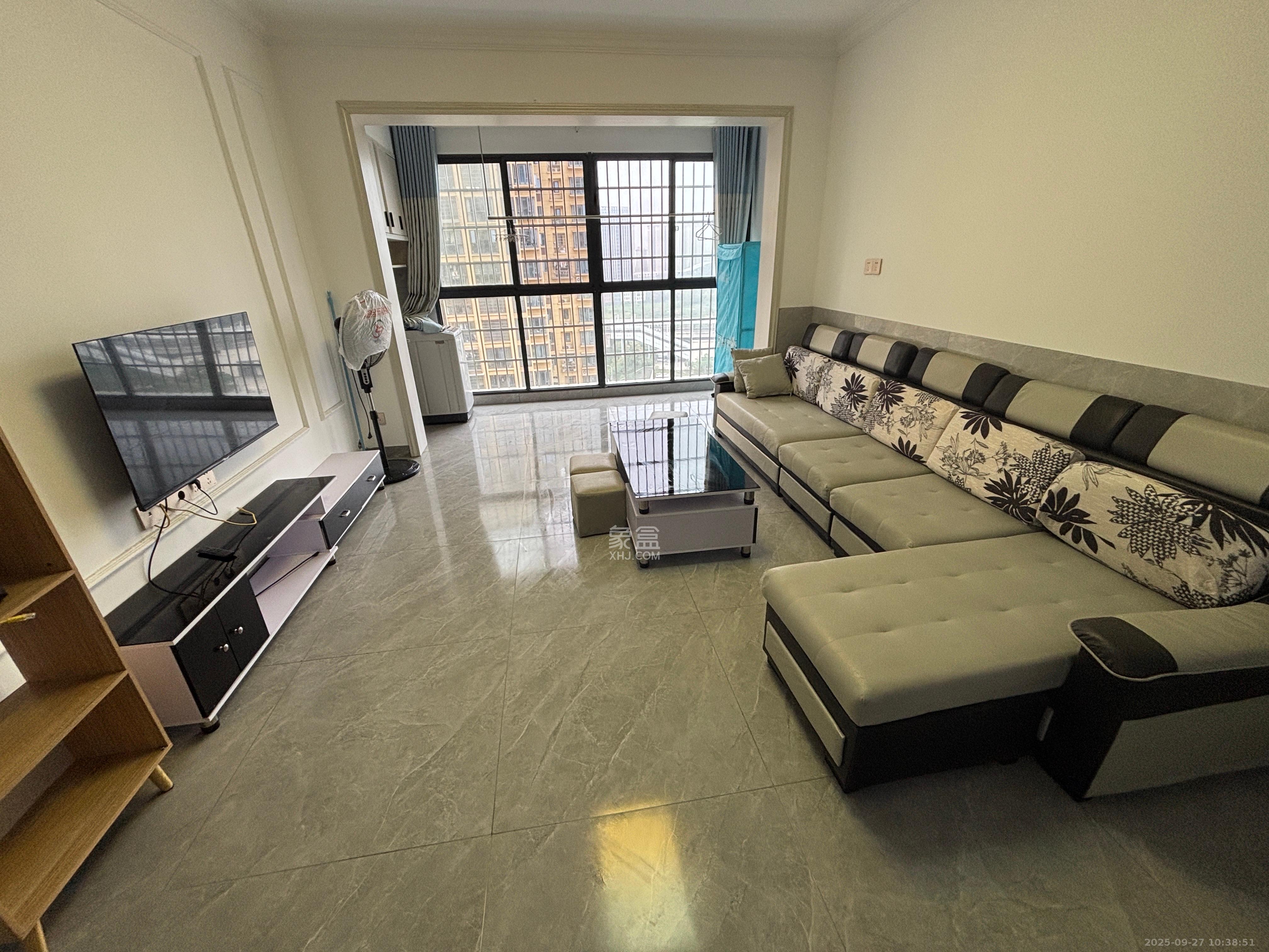 金南家园三期  3室2厅1卫    2500.0元/月 金南家园三期  3室2厅1卫    2500.0元/月室内图