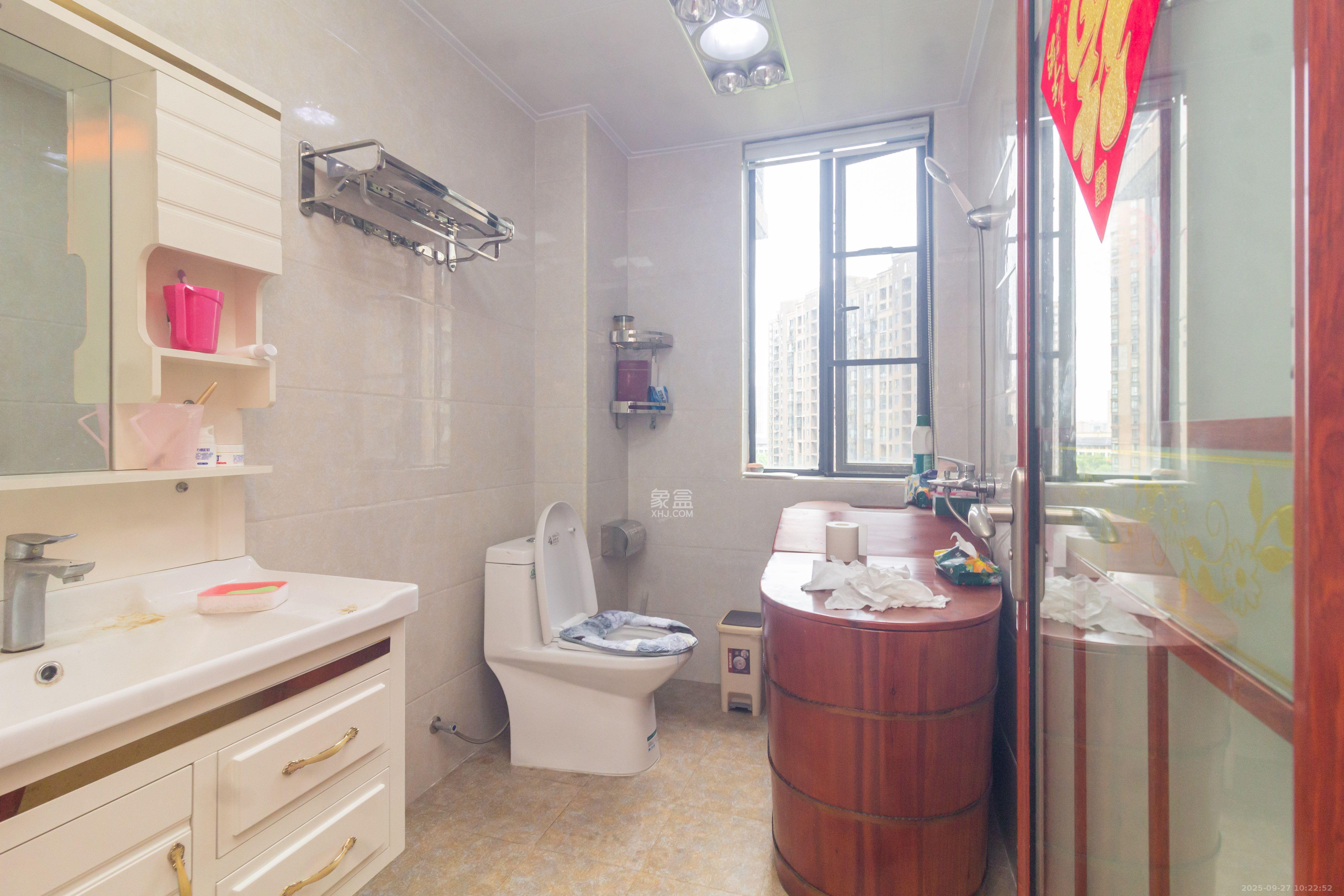 辉煌国际城一期 4室2厅2卫 3600.0元/月 辉煌国际城一期 4室2厅2卫 3600.0元/月室内图