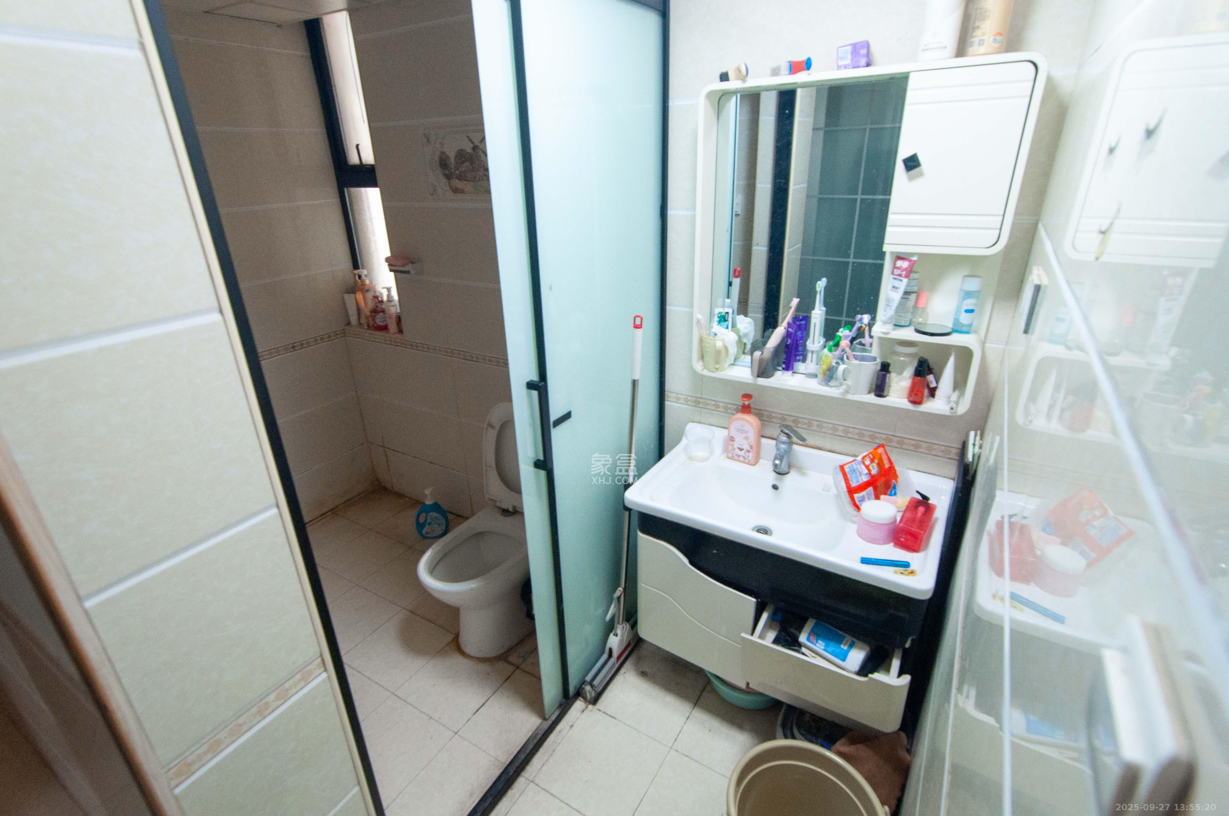 中海梅溪湖壹号  3室2厅1卫    128.0万卫生间