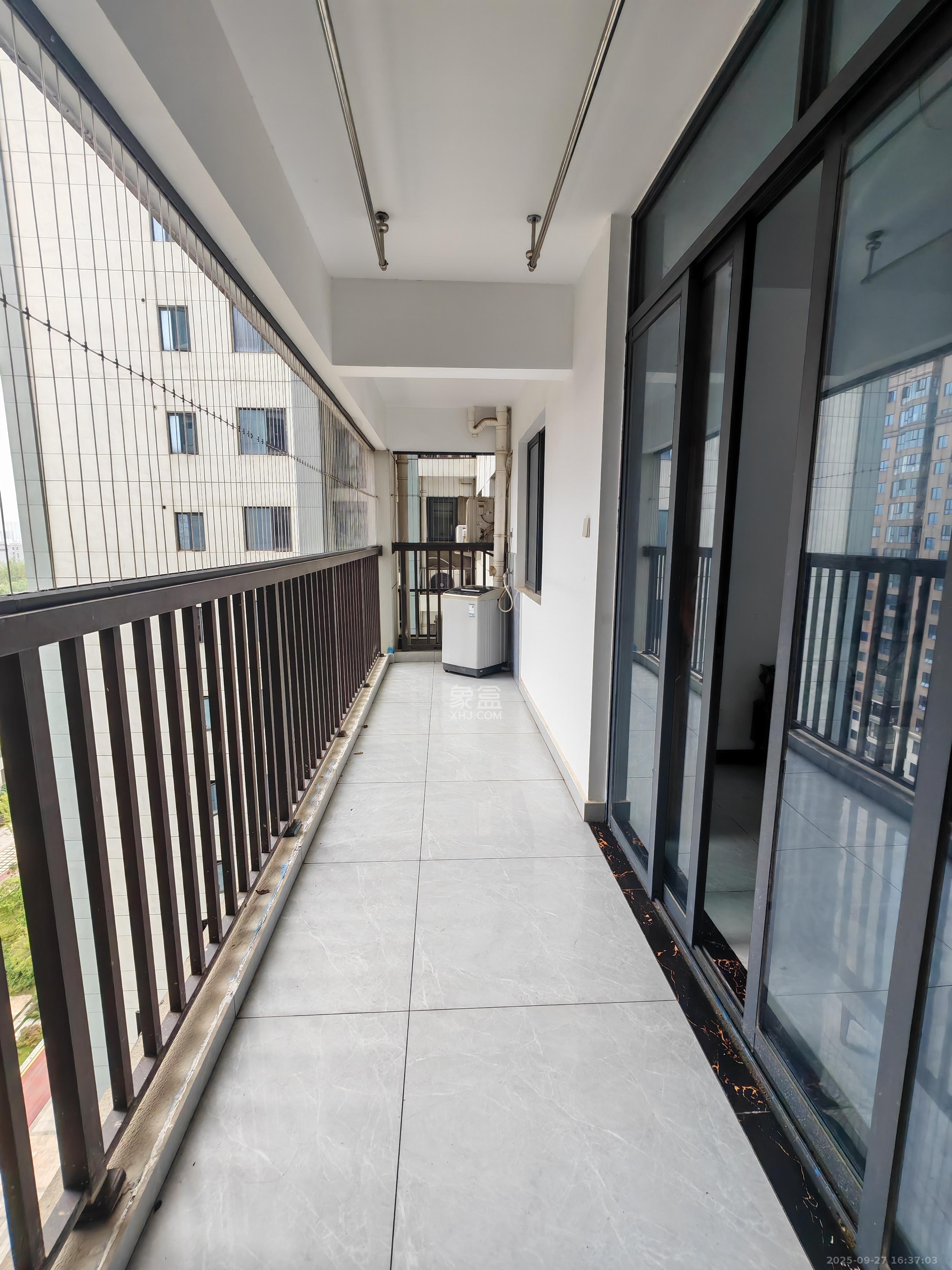 中冶中央公园 4室2厅2卫 3500.0元/月 中冶中央公园 4室2厅2卫 3500.0元/月室内图