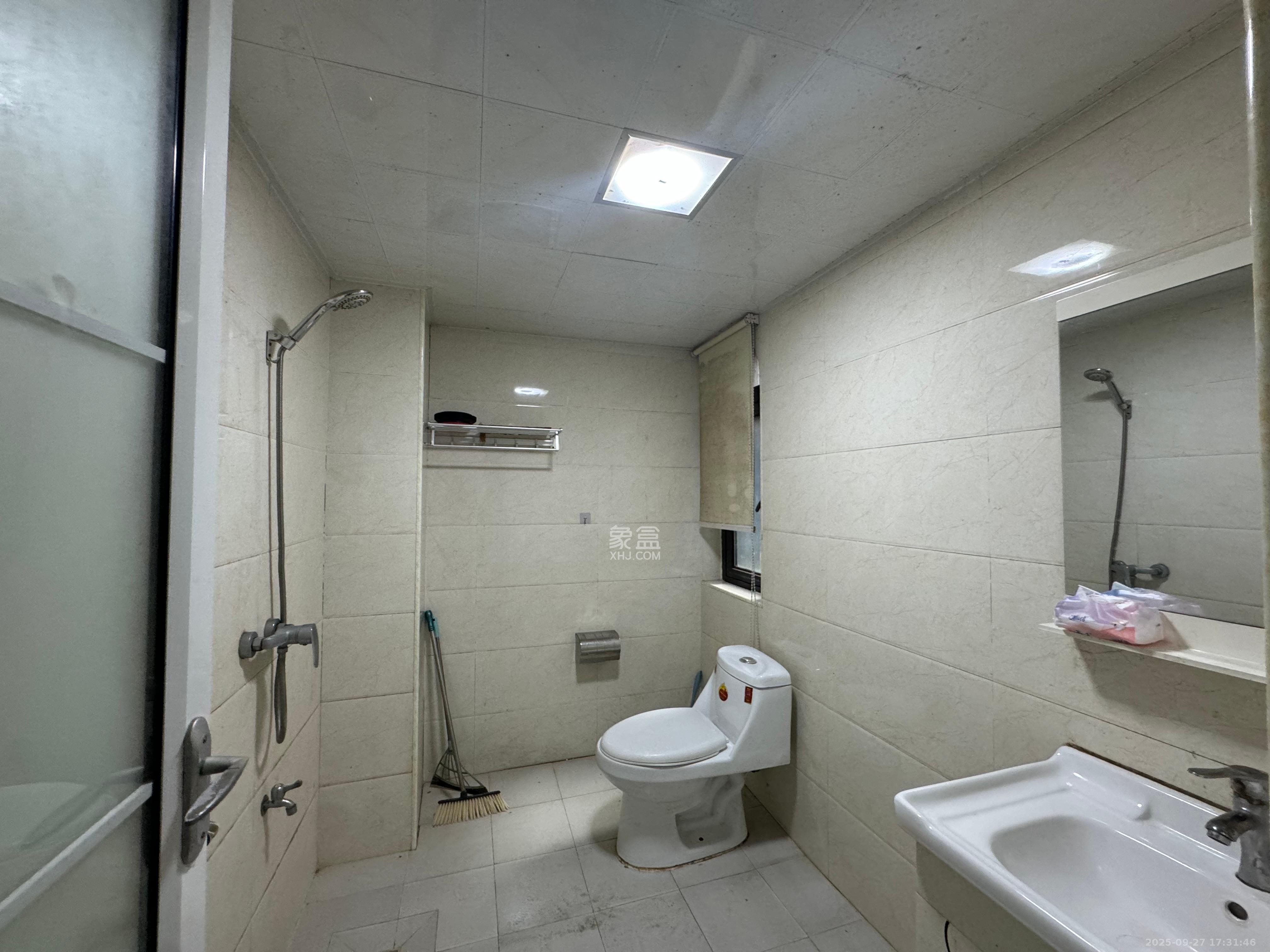 中信凯旋蓝岸(中信新城三期) 4室2厅2卫 2000.0元/月 中信凯旋蓝岸(中信新城三期) 4室2厅2卫 2000.0元/月室内图