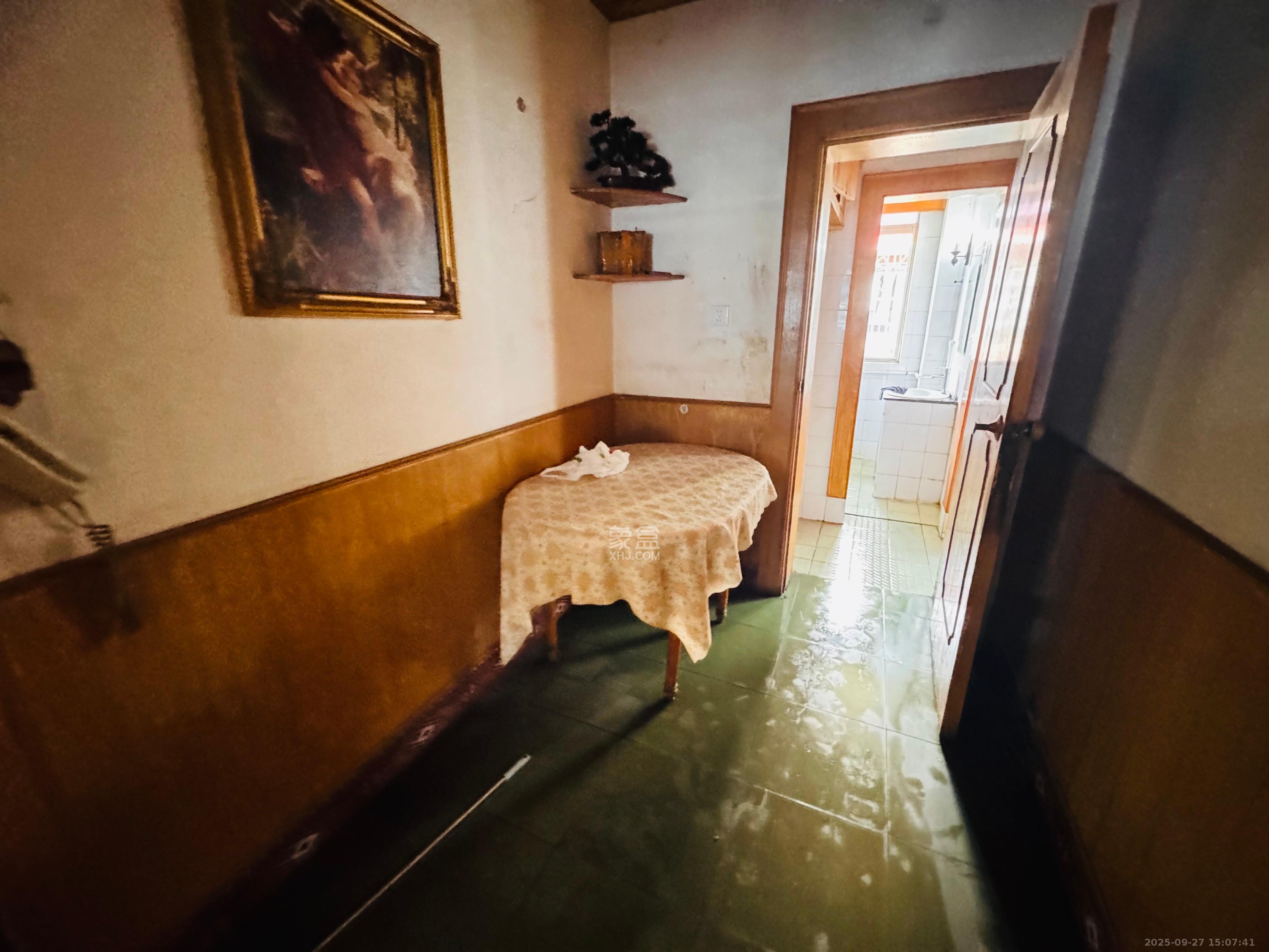 楚湘街二条巷散盘 2室1厅1卫 1200.0元/月 楚湘街二条巷散盘 2室1厅1卫 1200.0元/月室内图