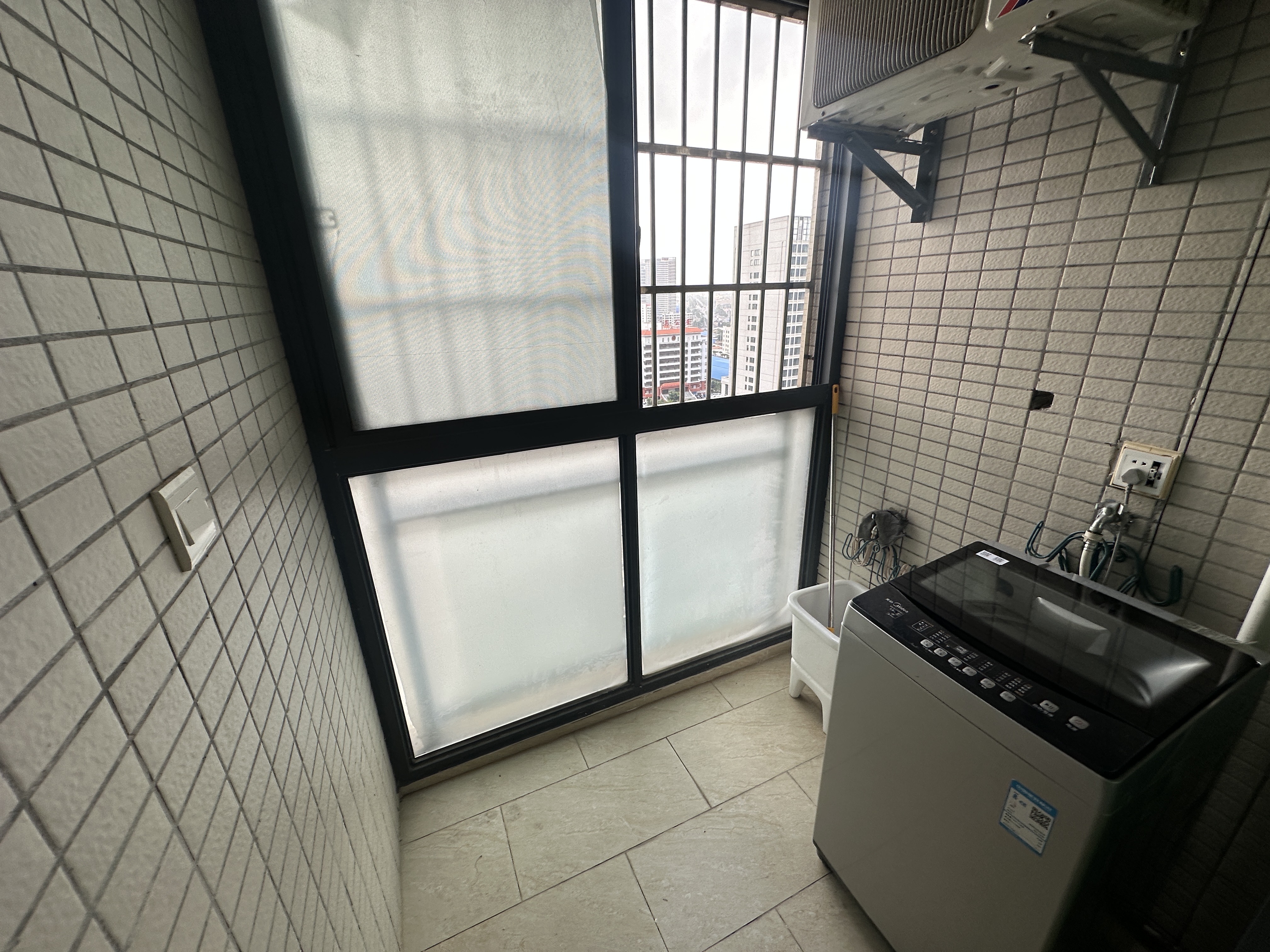 文博府B区  1室1厅1卫   1800.00元/月室内图