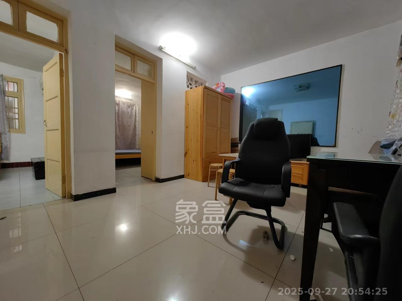 省水院宿舍 2室2厅1卫 2000.0元/月 省水院宿舍 2室2厅1卫 2000.0元/月室内图