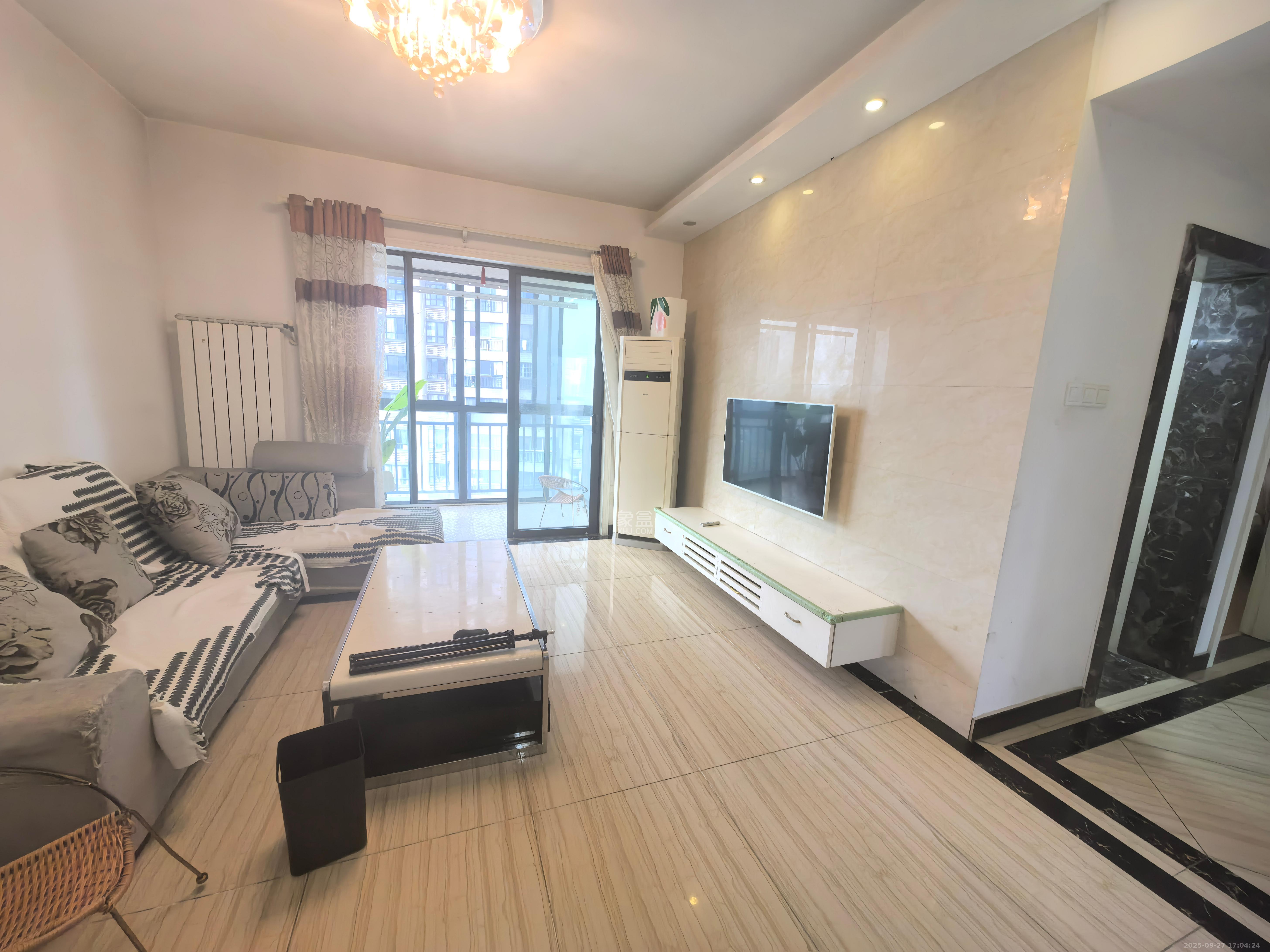 莱茵城  3室2厅1卫    2000.0元/月室内图