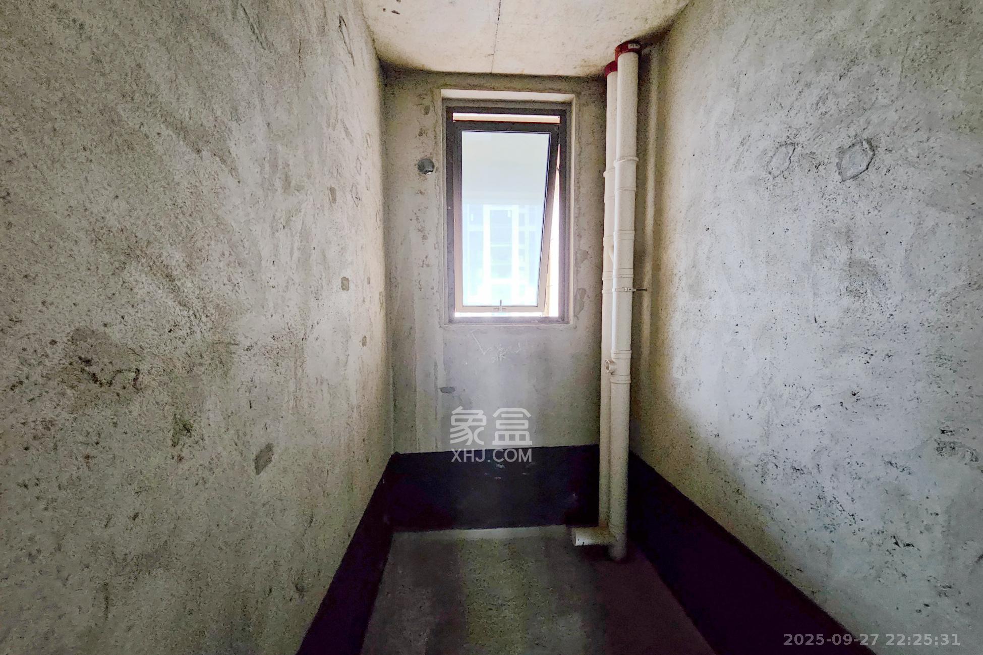 明昇壹城(明昇时代广场)二期 4室2厅2卫 300.0万 明昇壹城(明昇时代广场)二期 4室2厅2卫 300.0万卫生间